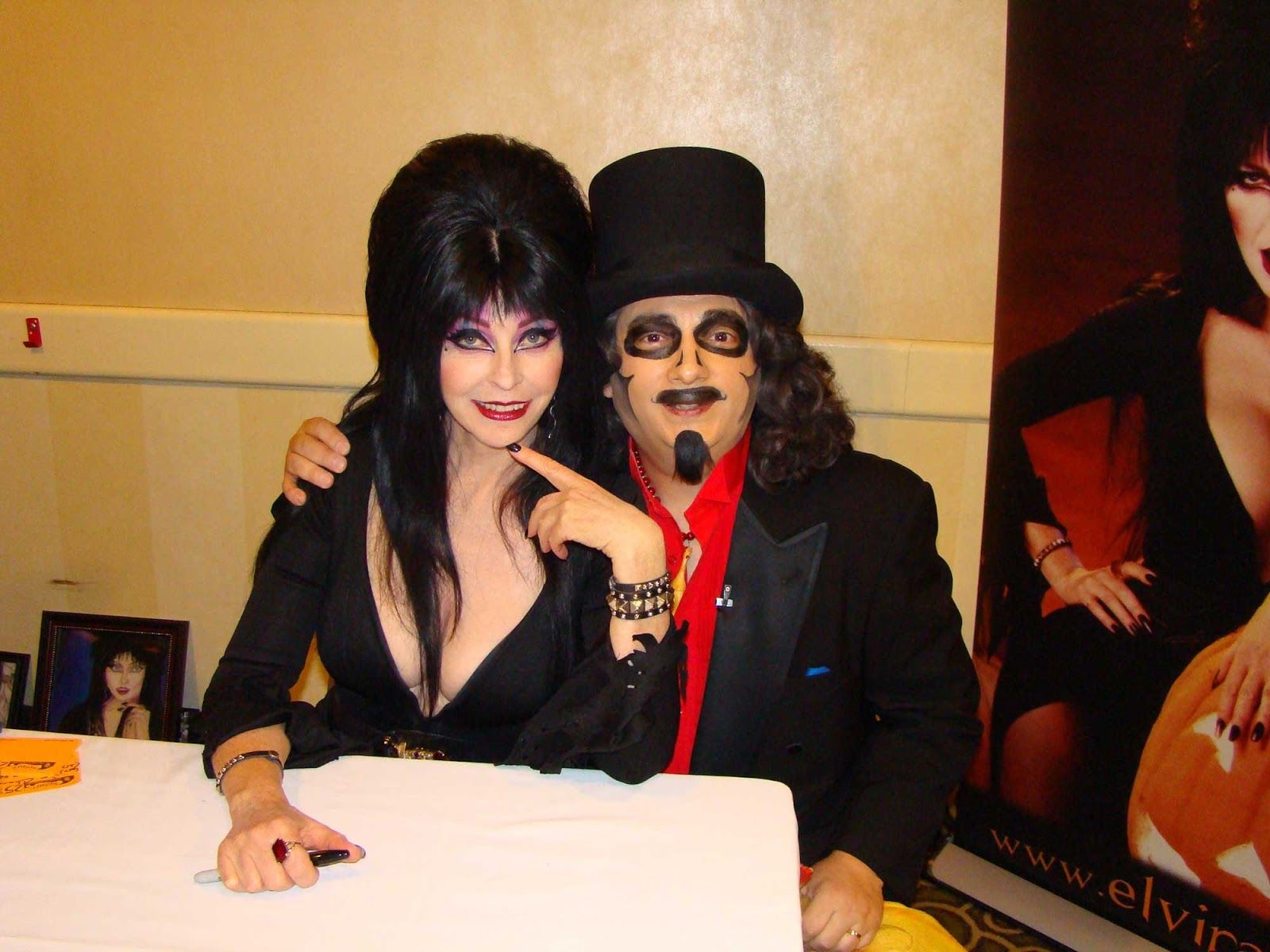 1600x1200 thestevestrout: Horror Host Profile : Svengoolie