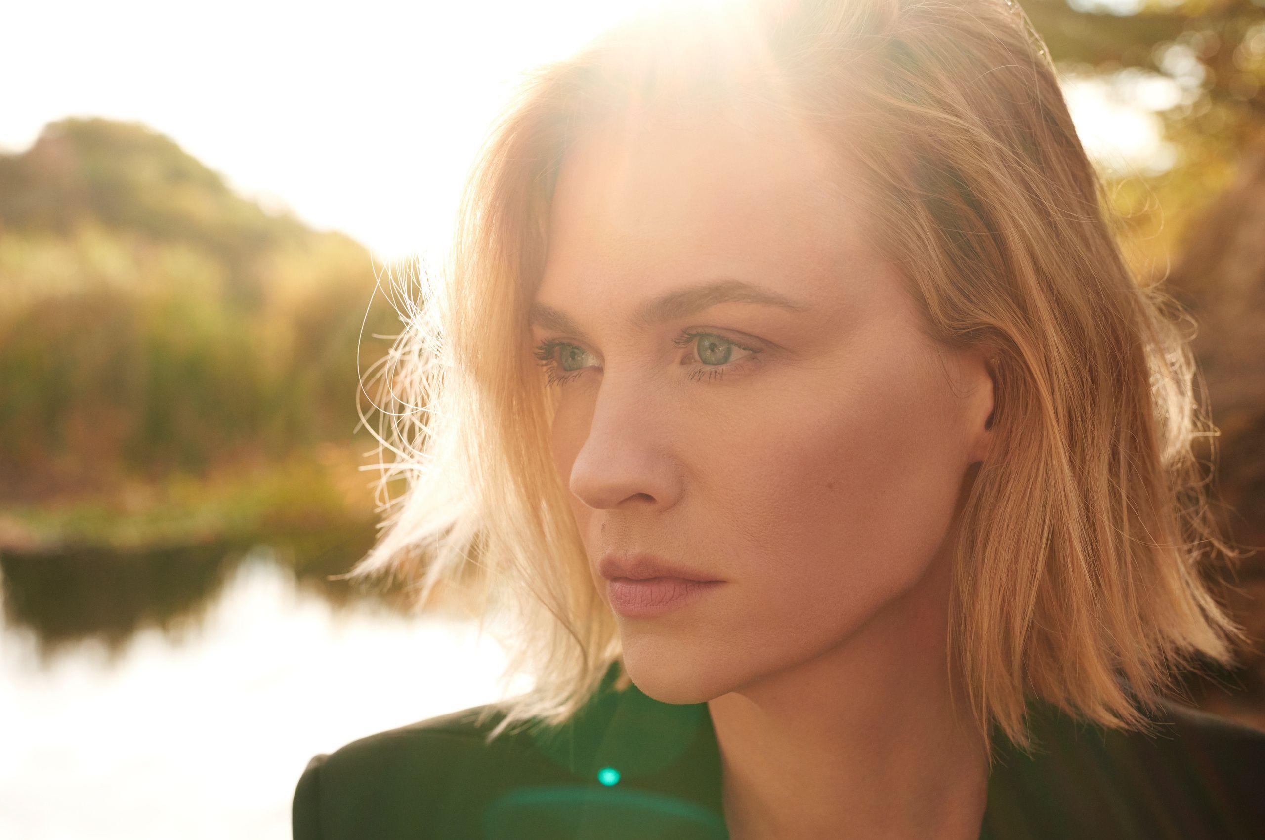 2560x1700 January Jones Shape Us 2020 4k Chromebook Pixel HD 4k