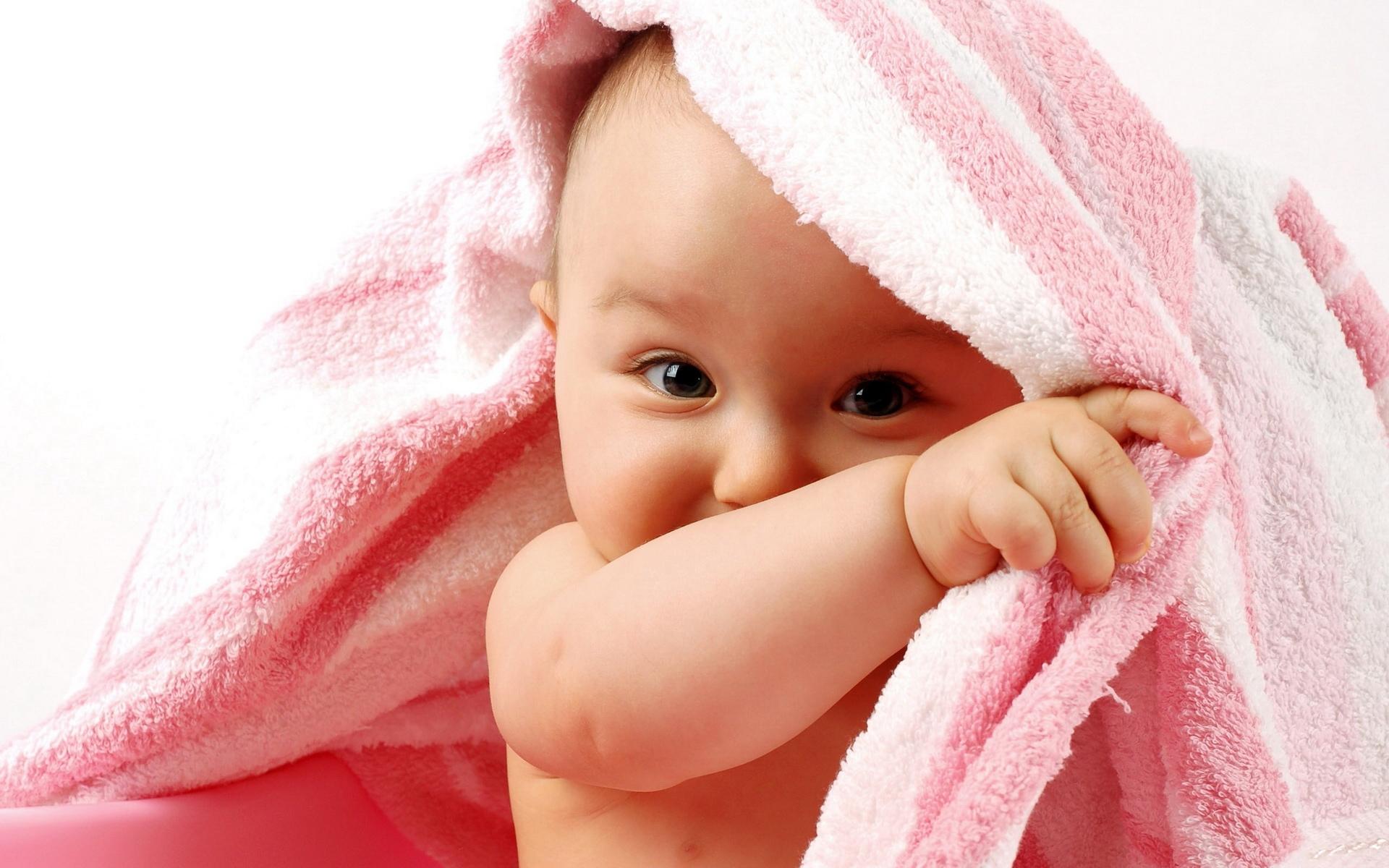 1920x1200 Cute Baby Wallpaper