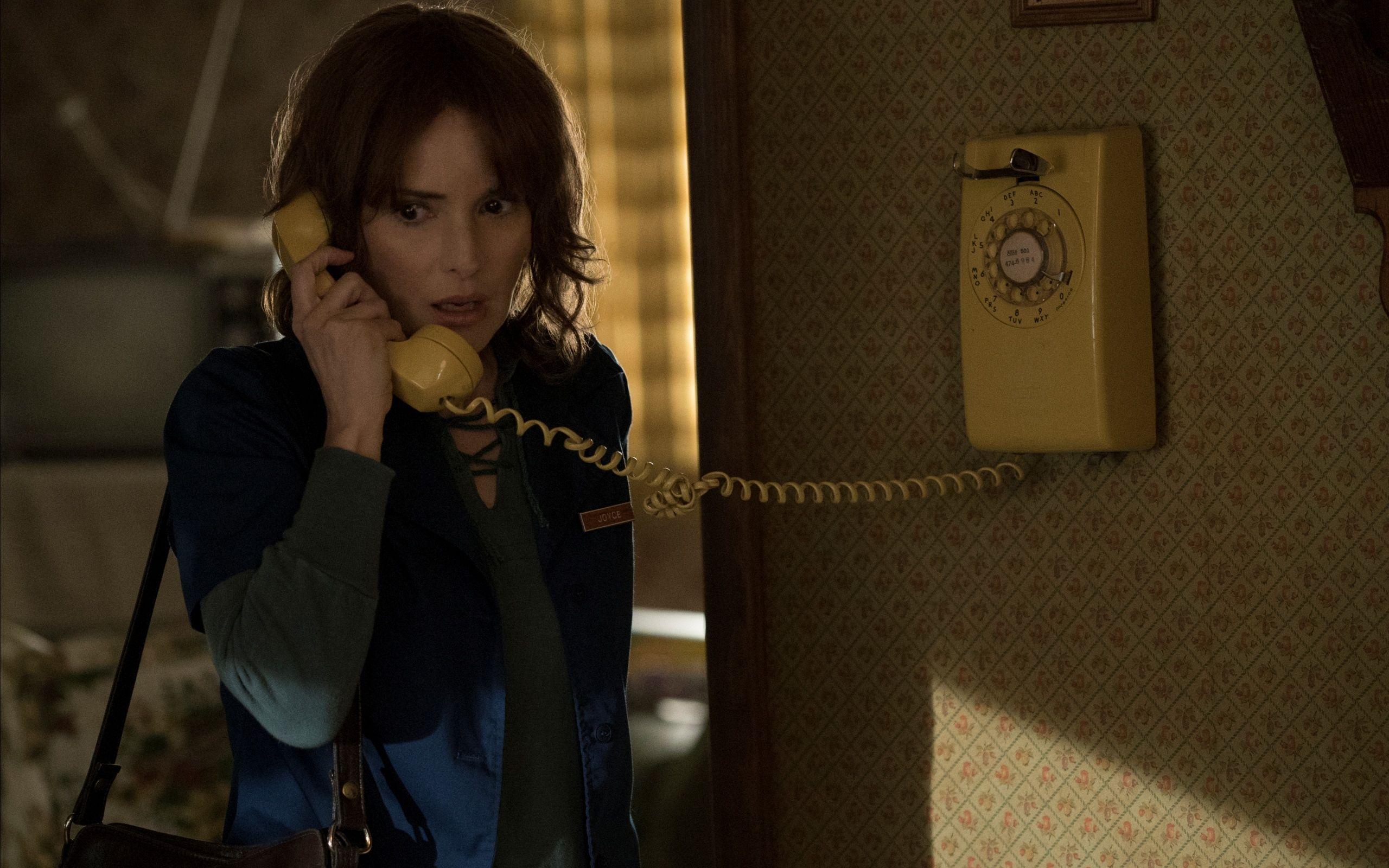 2560x1600 Stranger Things Netflix TV Show Wallpaper Background 56293 2560x1600px