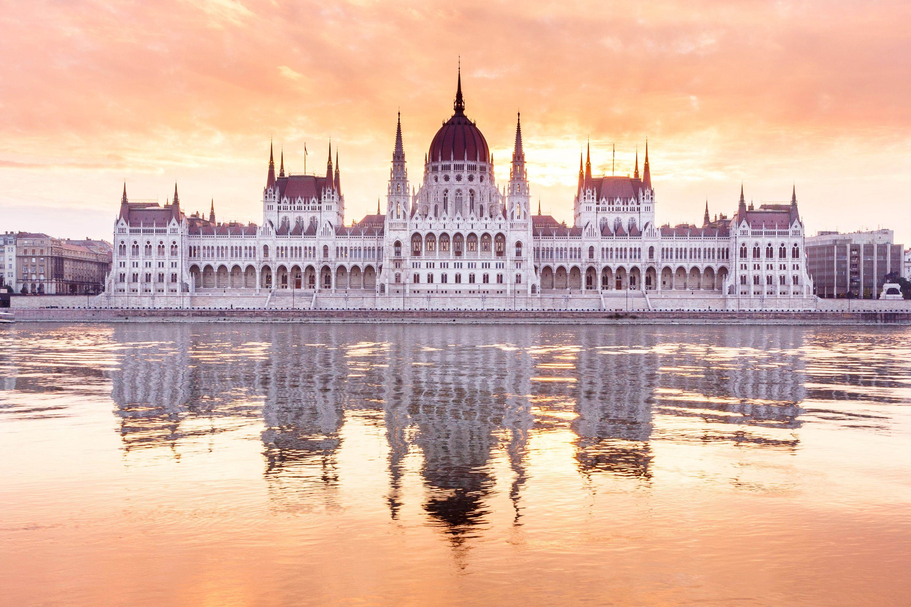 3172x2115 Hungarian Parliament Building HD Wallpaper