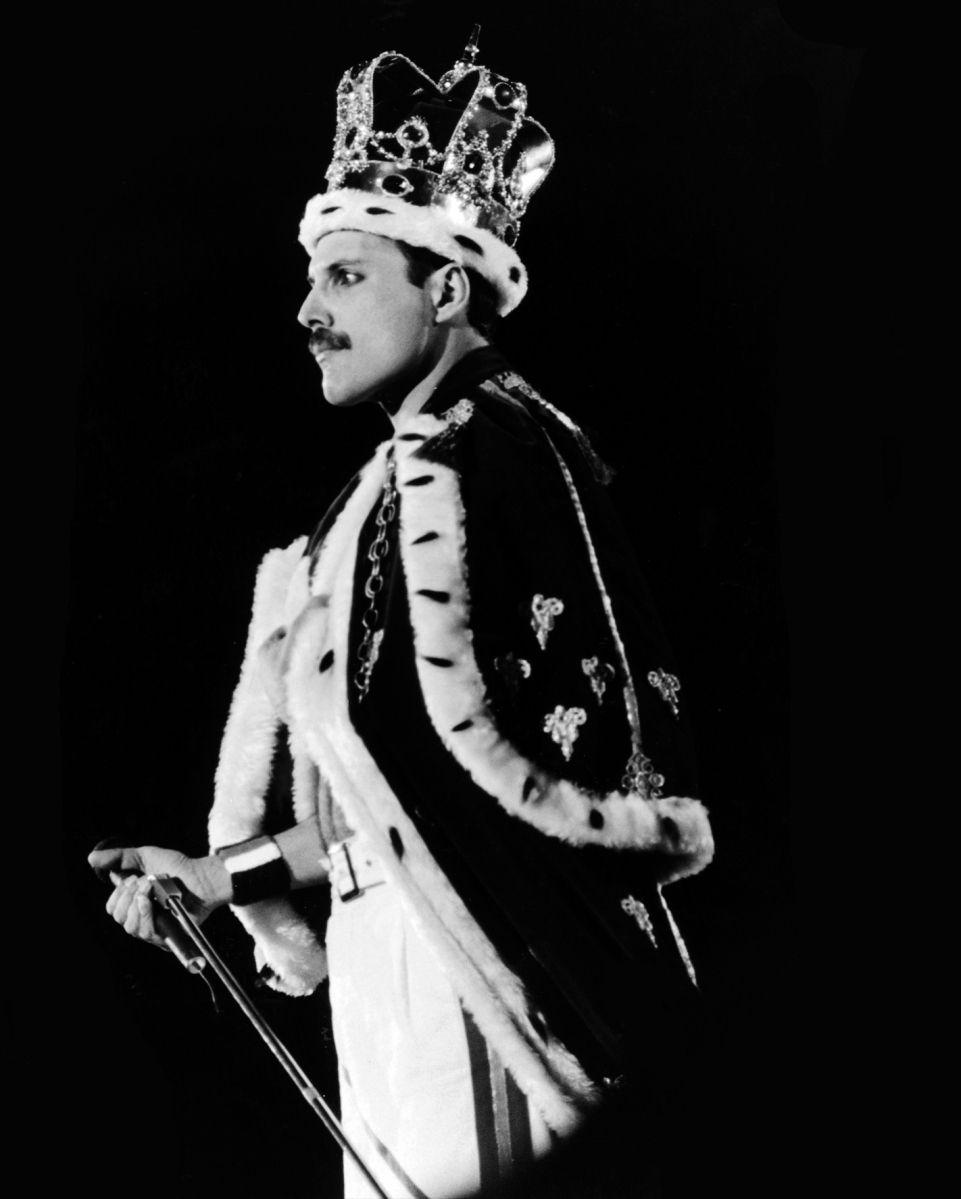961x1199 Happy Birthday Freddie Mercury!