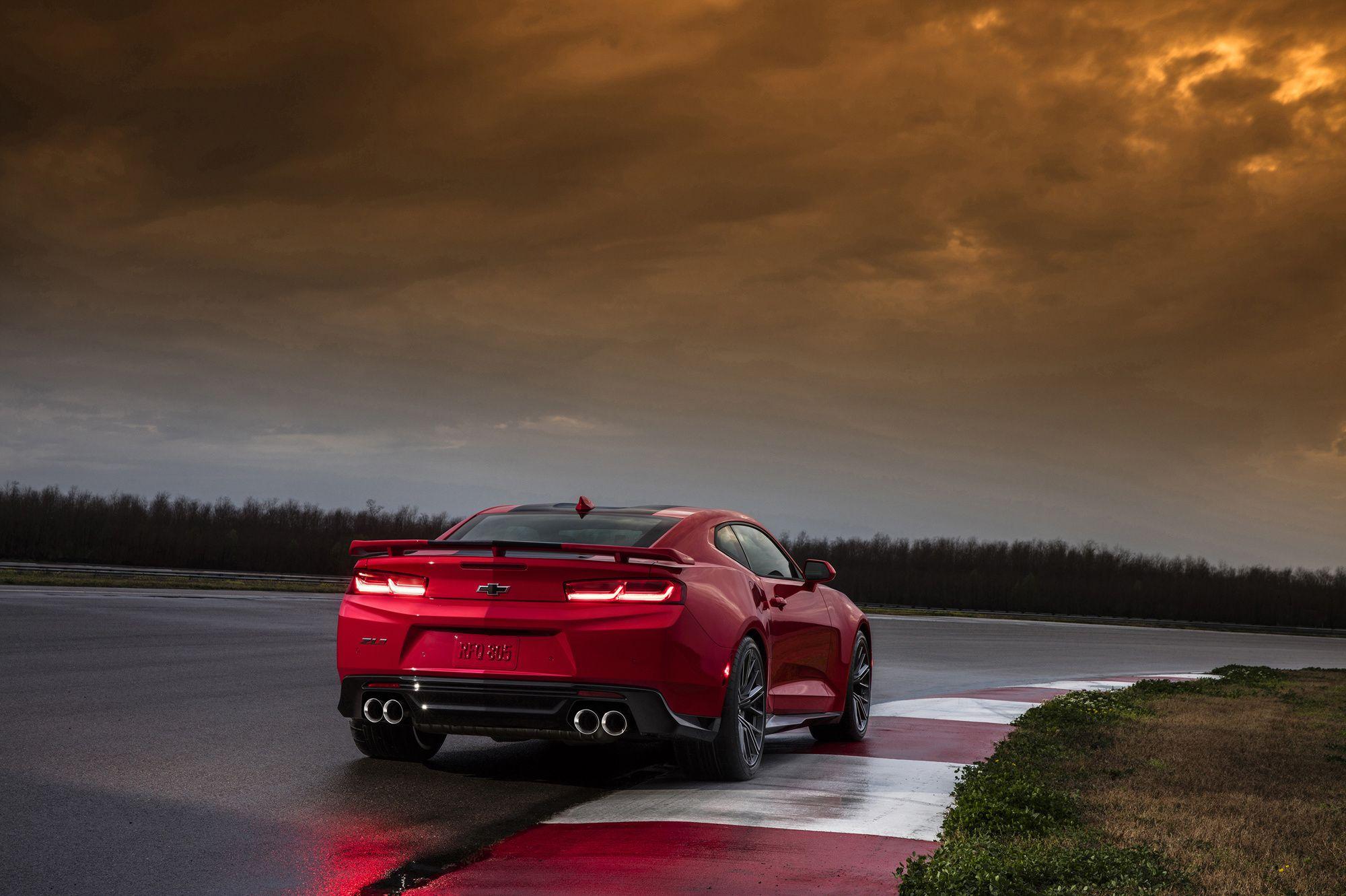 2000x1331 Chevrolet Camaro ZL1 Wallpaper Image Photo Picture Background