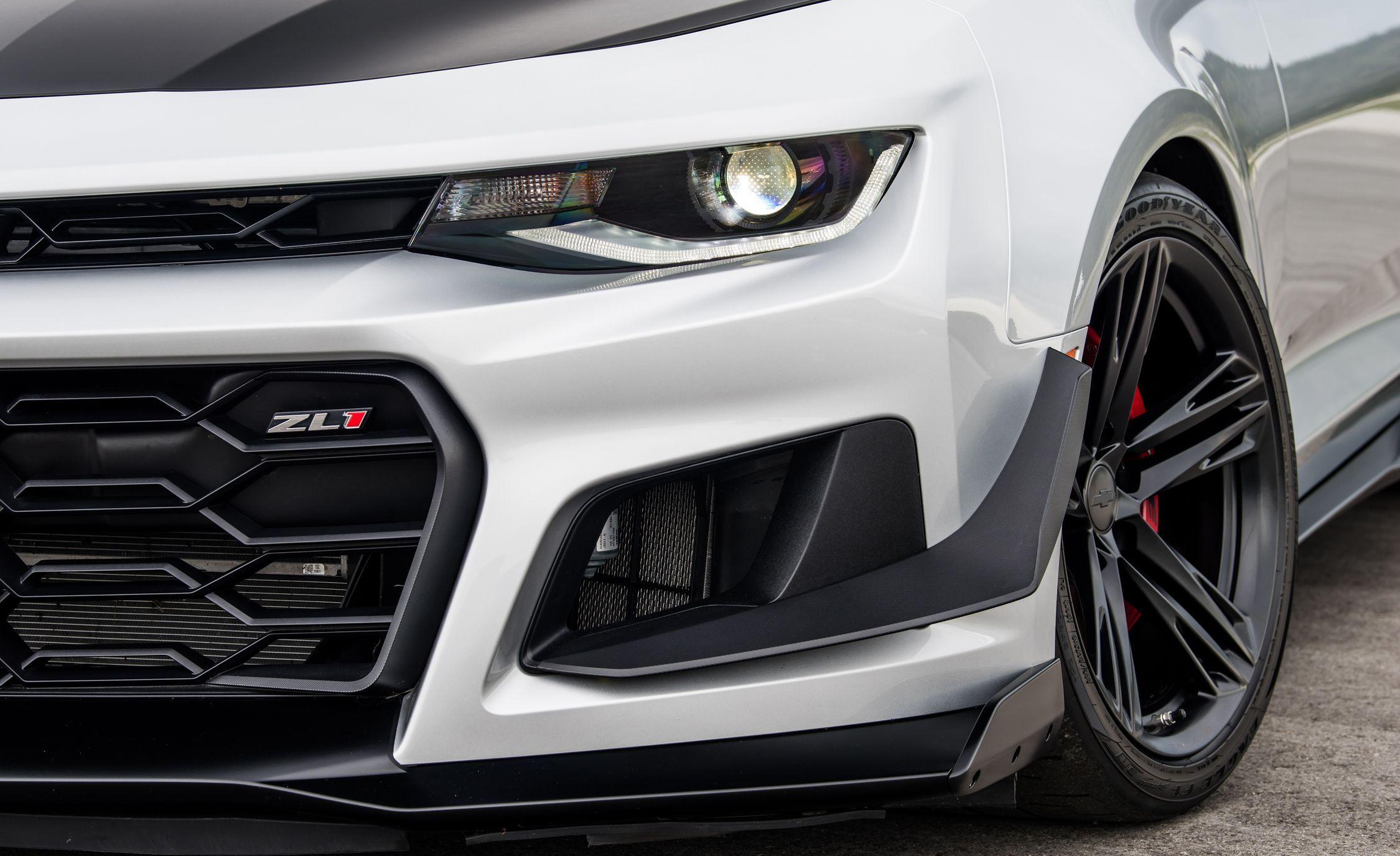 2250x1375 Chevrolet Camaro ZL1 1LE Grill Wallpaper (59)