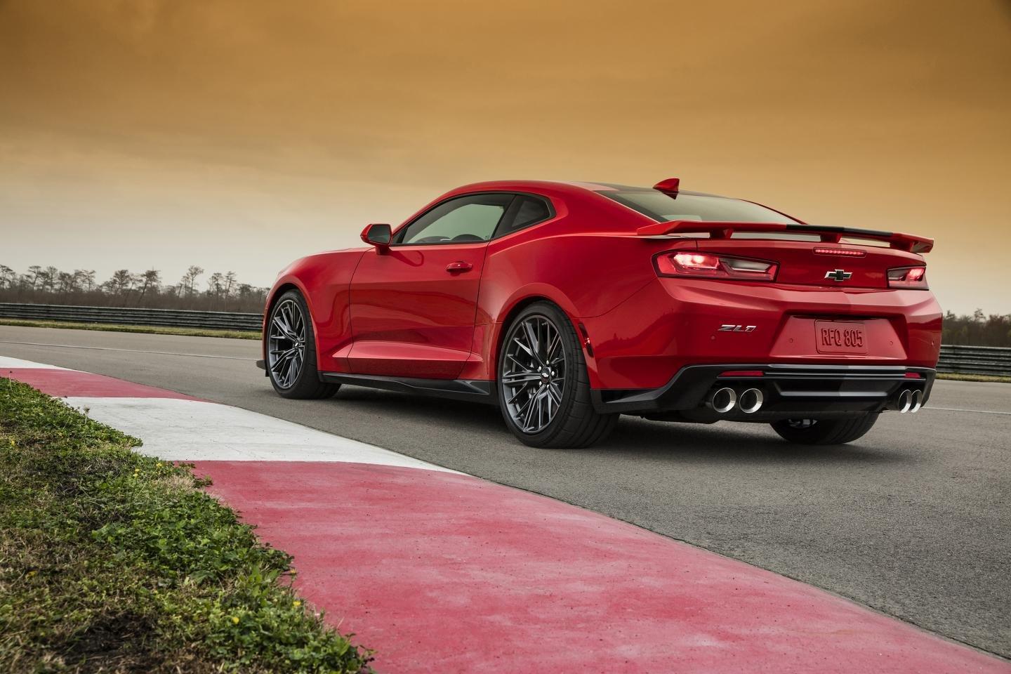 1440x960 Chevrolet Camaro ZL1 wallpaper HD for desktop background