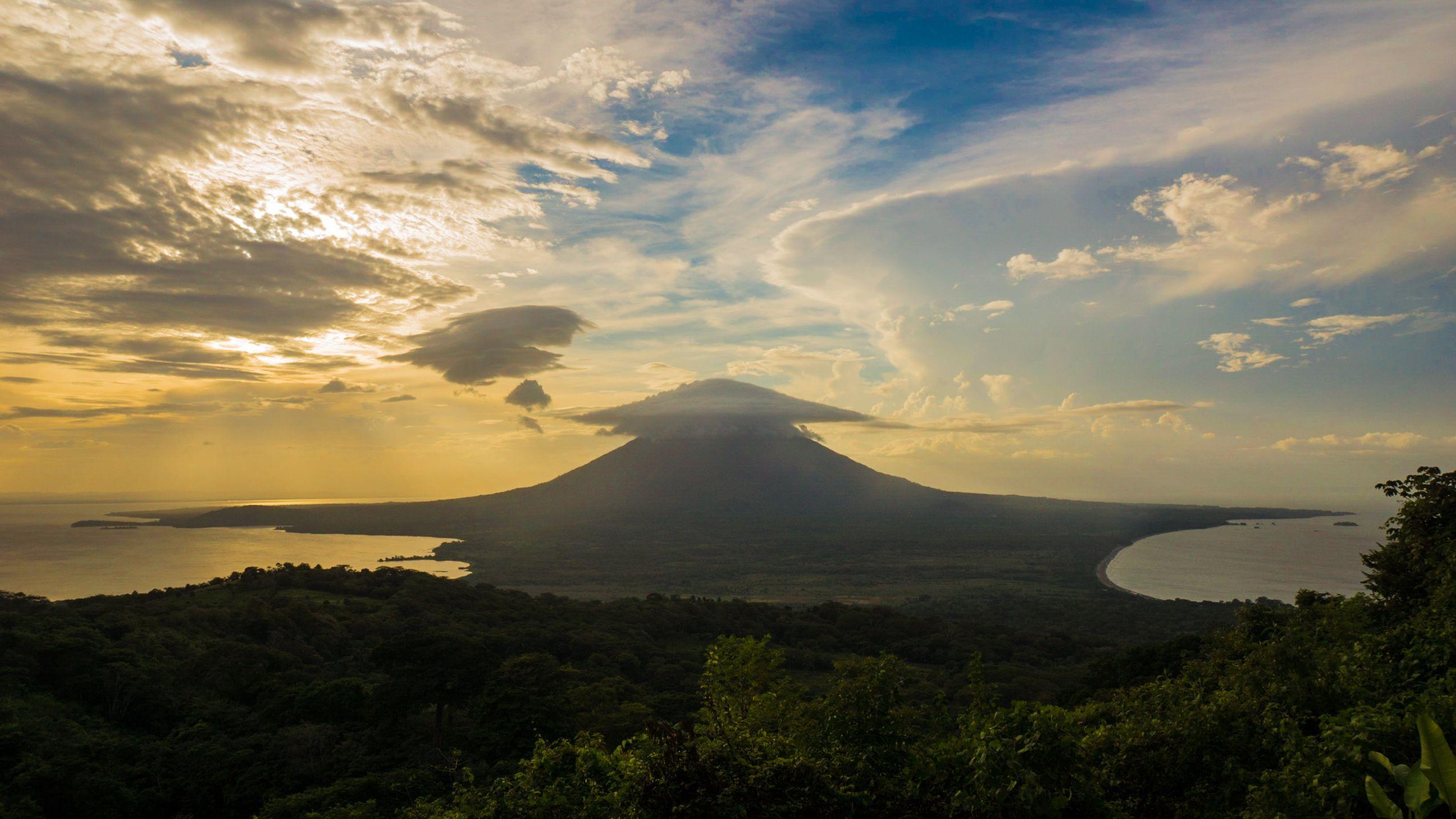 2554x1437 Nicaragua Computer Background. Computer