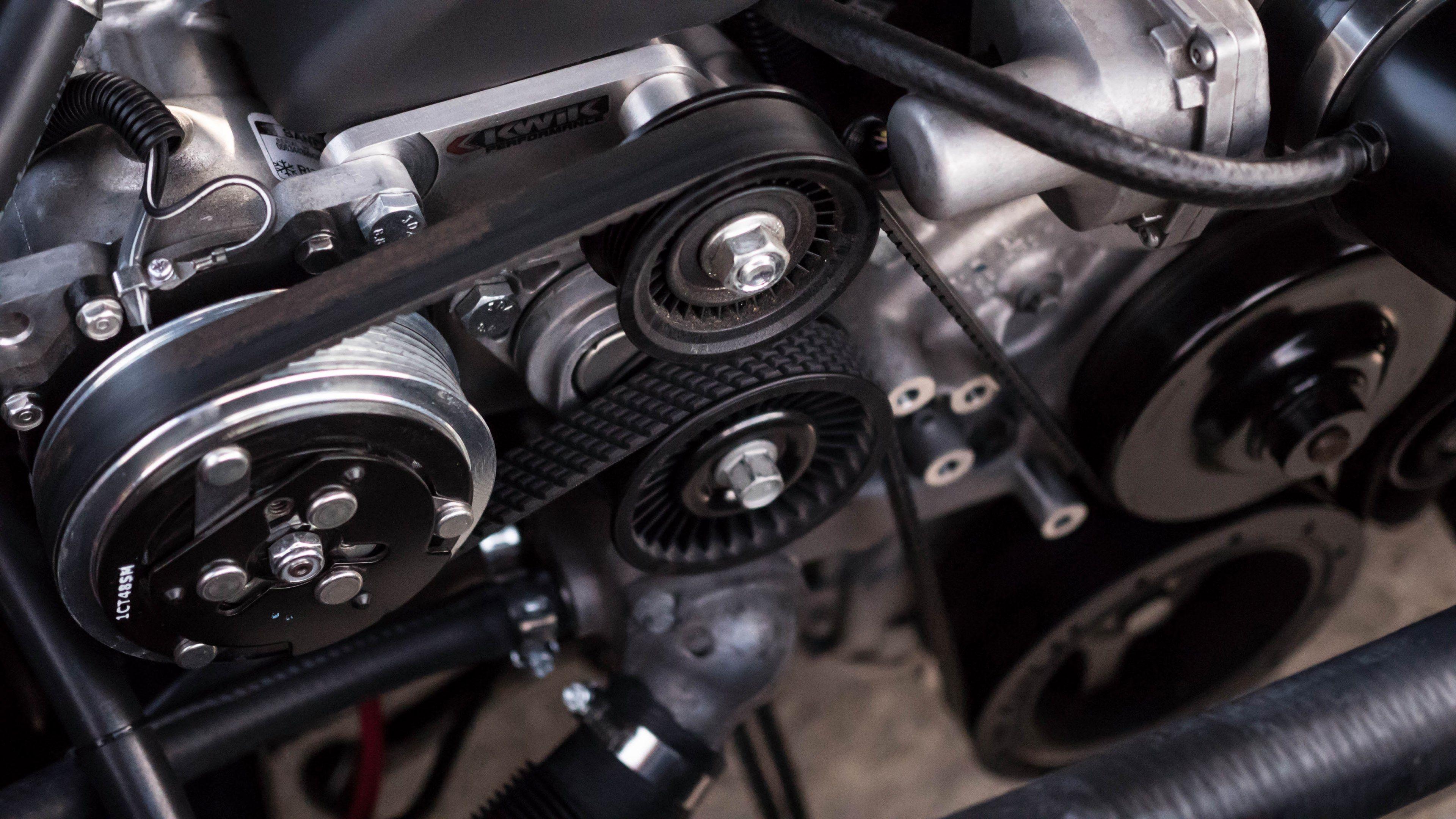 3840x2160 macro of motor engine with gears and screwsmacro engine 4k