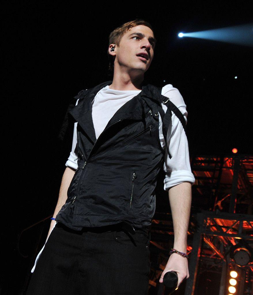 878x1024 Kendall Schmidt Time Rush With One Direction In Concert