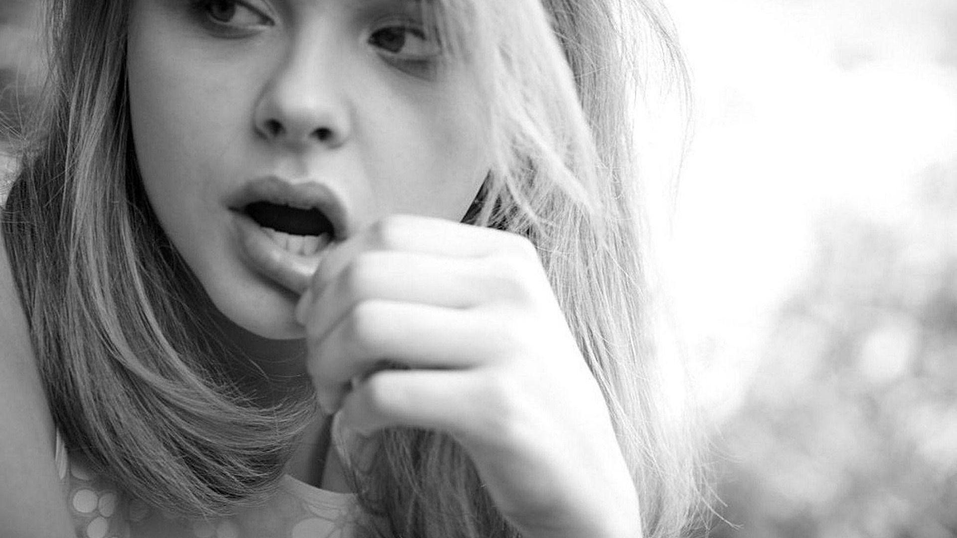 1920x1080 Free download chloe grace moretz cute expression wallpaper HD