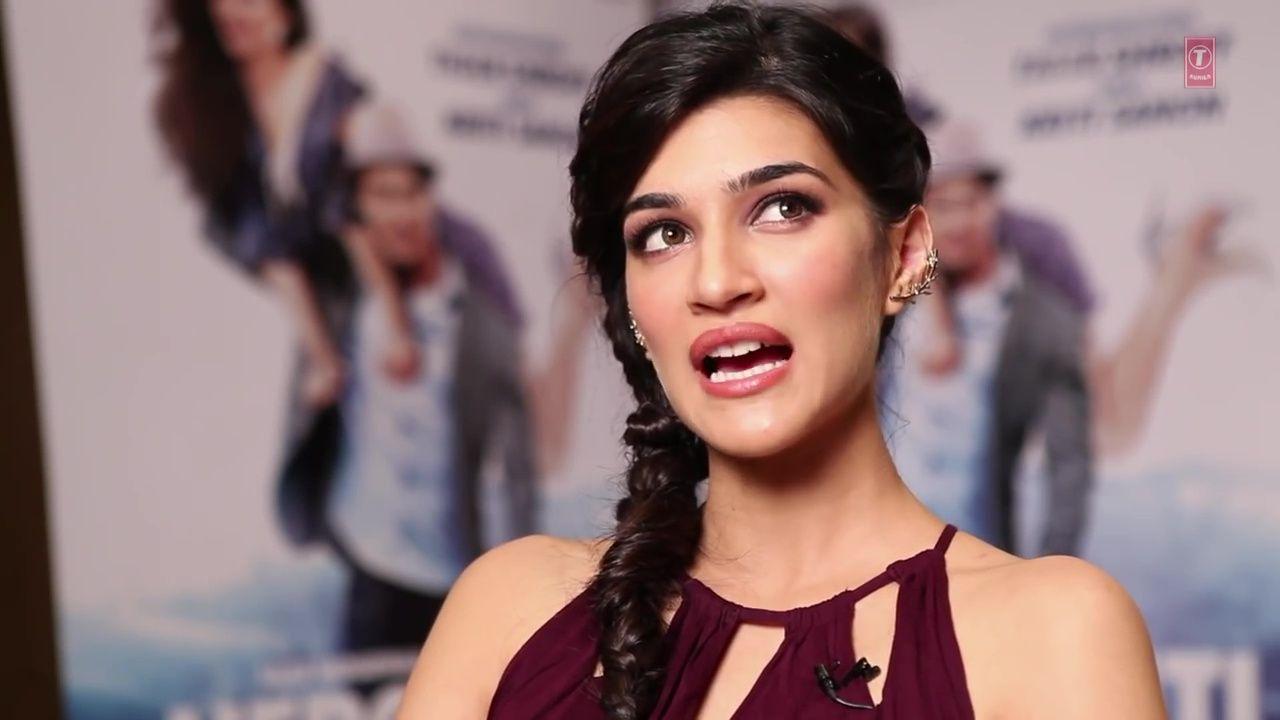 1280x720 BOLLYWOOD TALL ACTRESS: Bollywood Actress KRITI SANON hOT LIPS