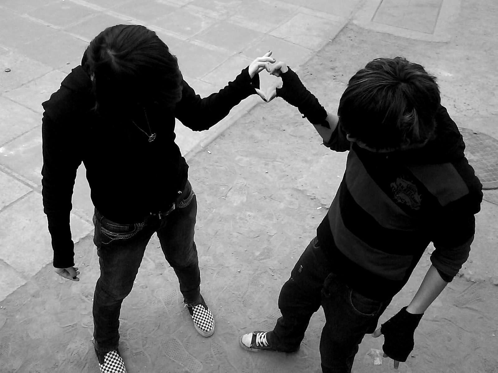 1600x1200 Emotional Love Wallpaper