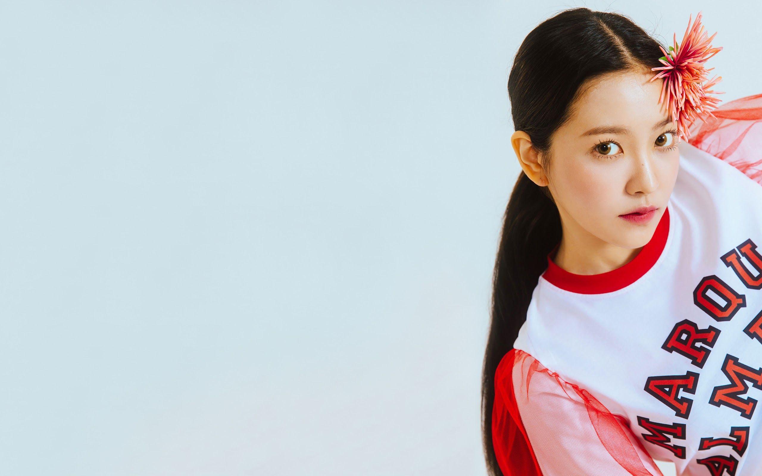 2560x1600 Yeri Red Velvet Power Up Summer Magic 4K Wallpaper