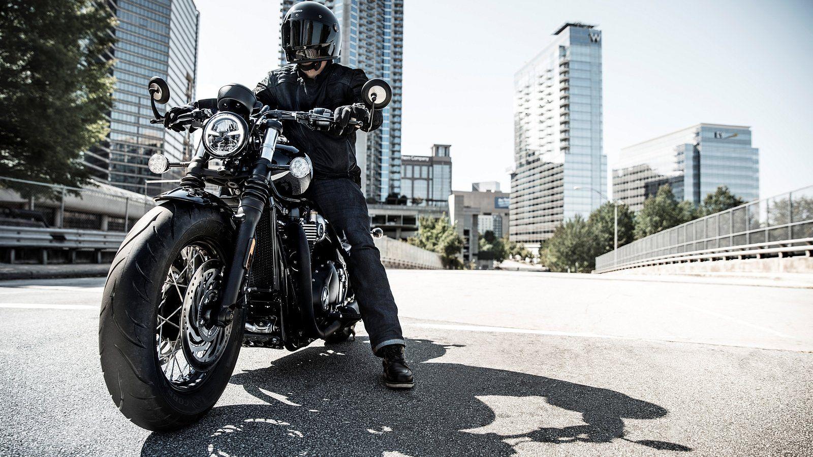 1600x900 2019 Triumph Bonneville Bobber Black Picture, Photo