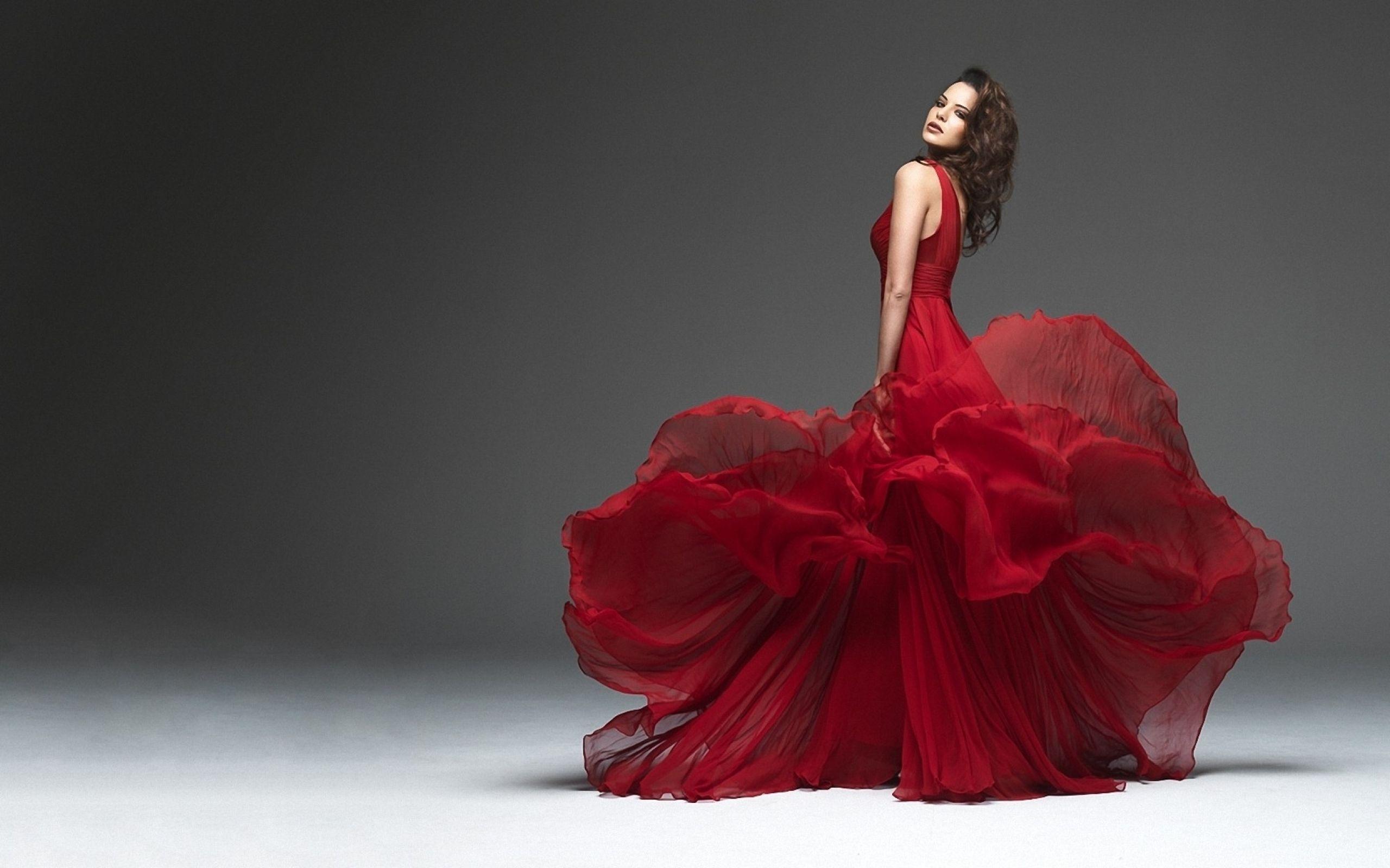 2560x1600 Beautiful Red Dress Wallpaper 34989 2560x1600px