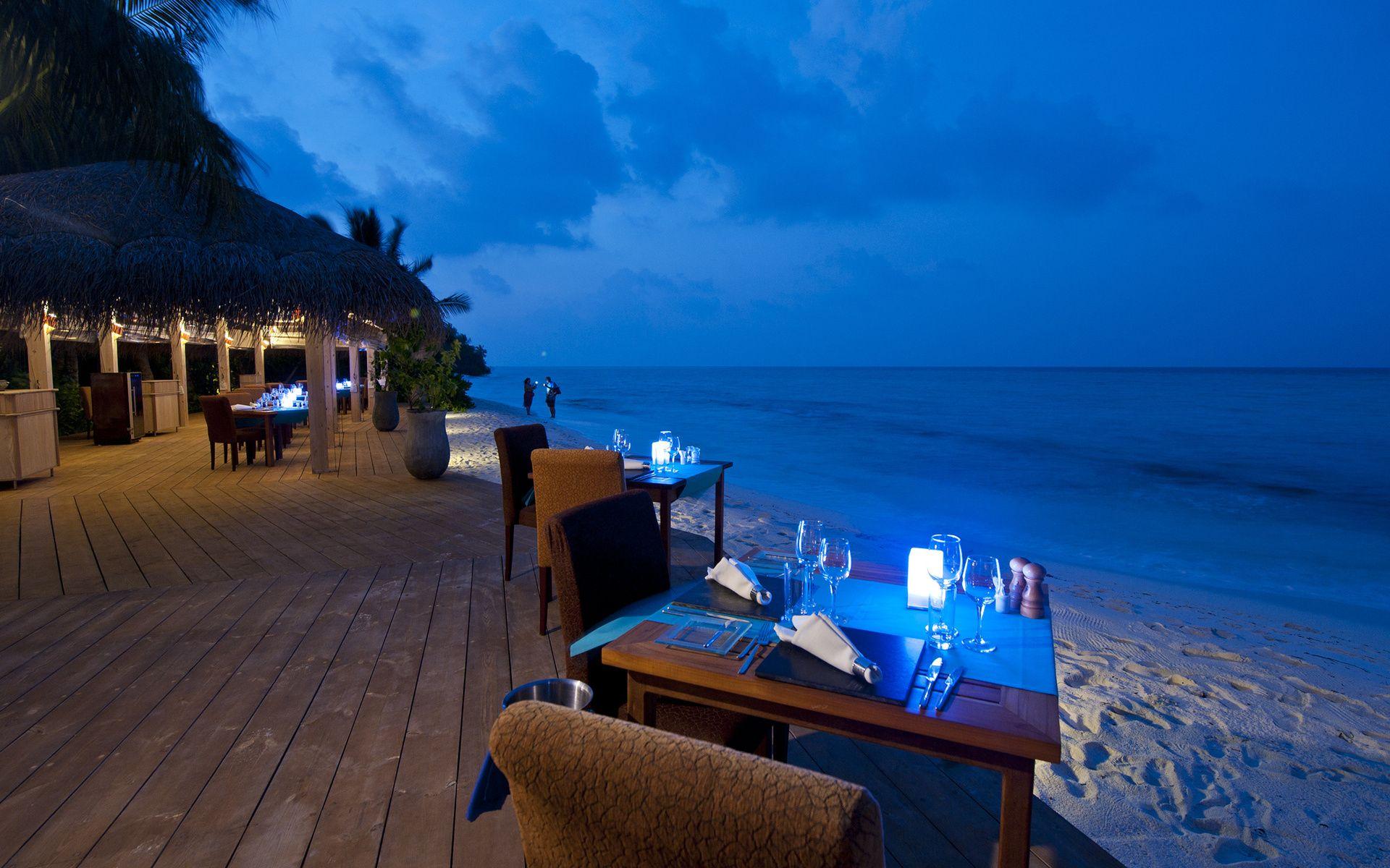 1920x1200 Maldives table chairs beach sea interior wallpaperx1200