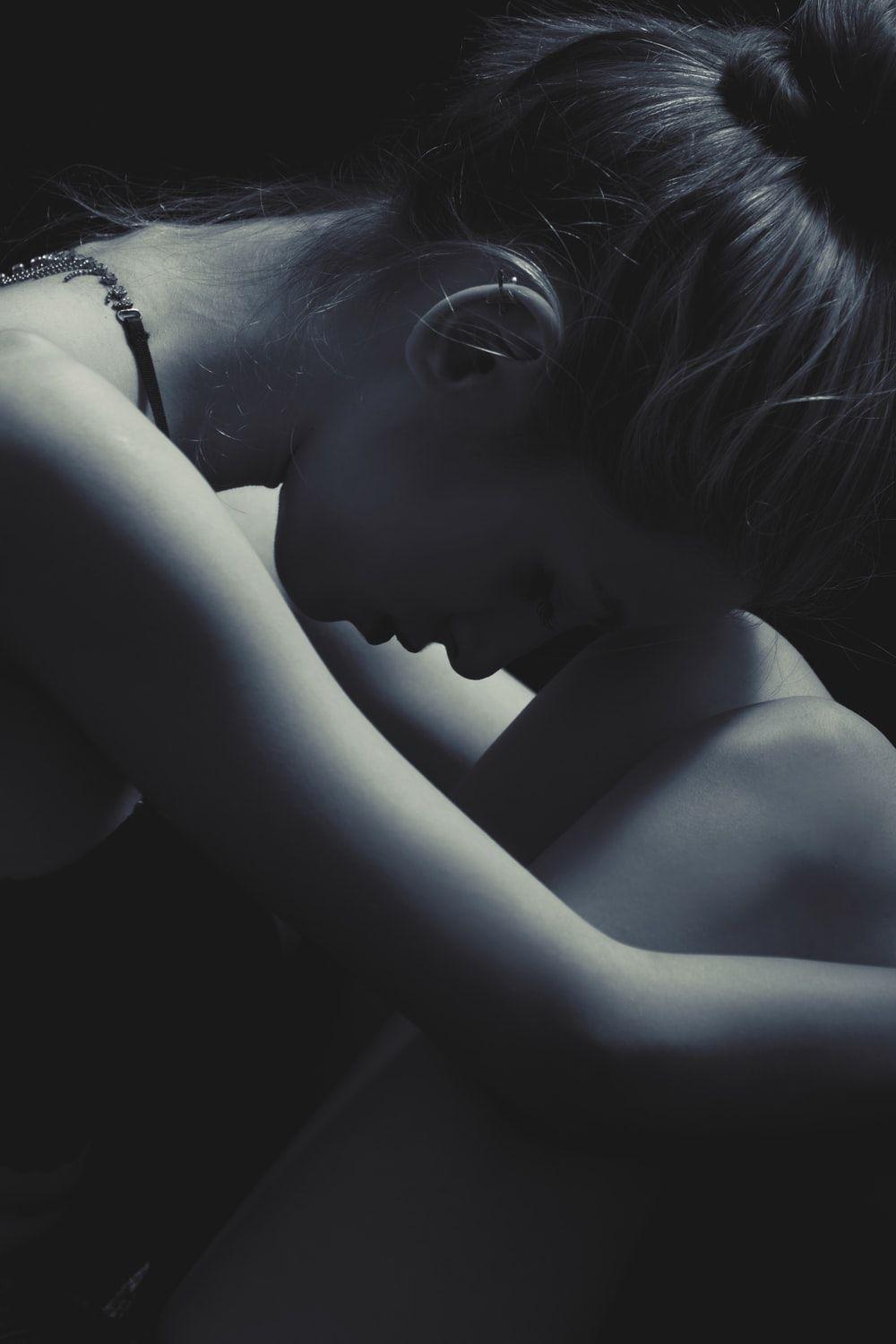 1000x1500 Sad Woman Picture [HD]. Download Free Image