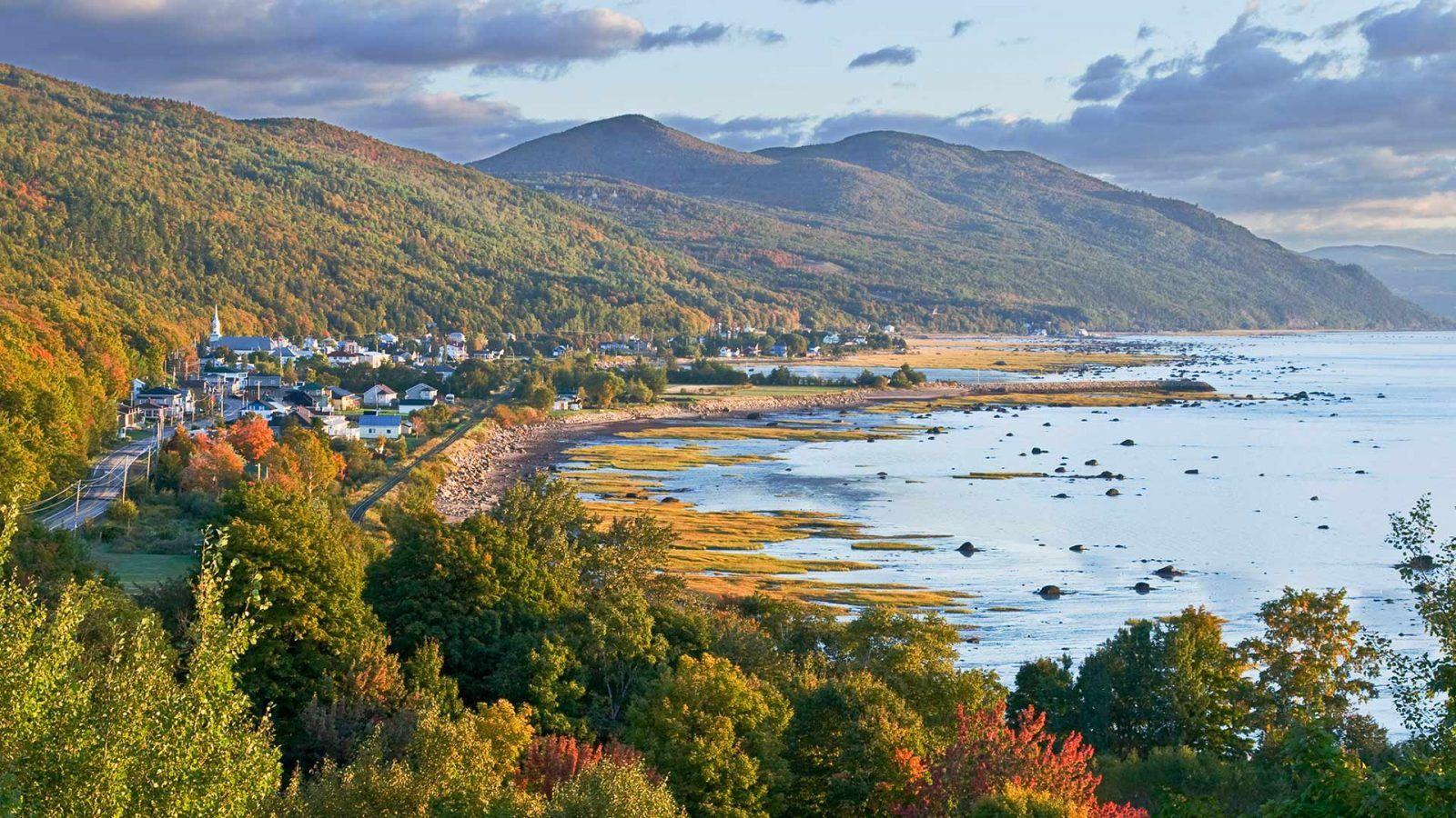 1600x900 Quebec Village