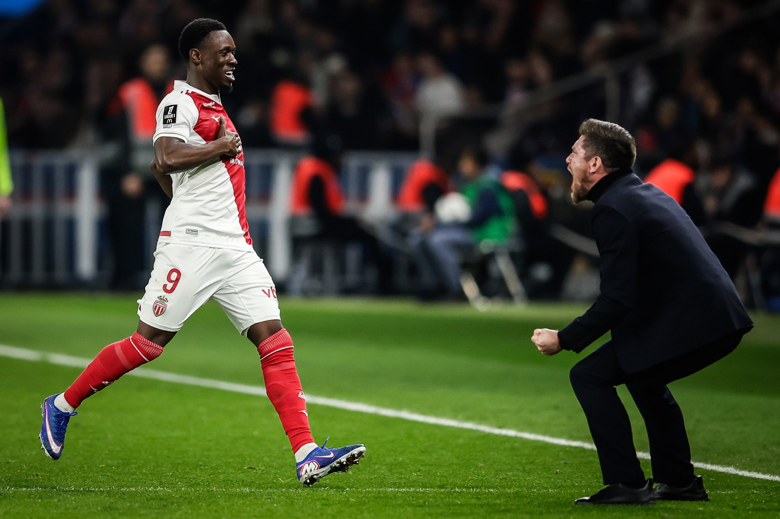 2560x1705 USMNT Players Abroad: Another goal for Balogun, Dest injury