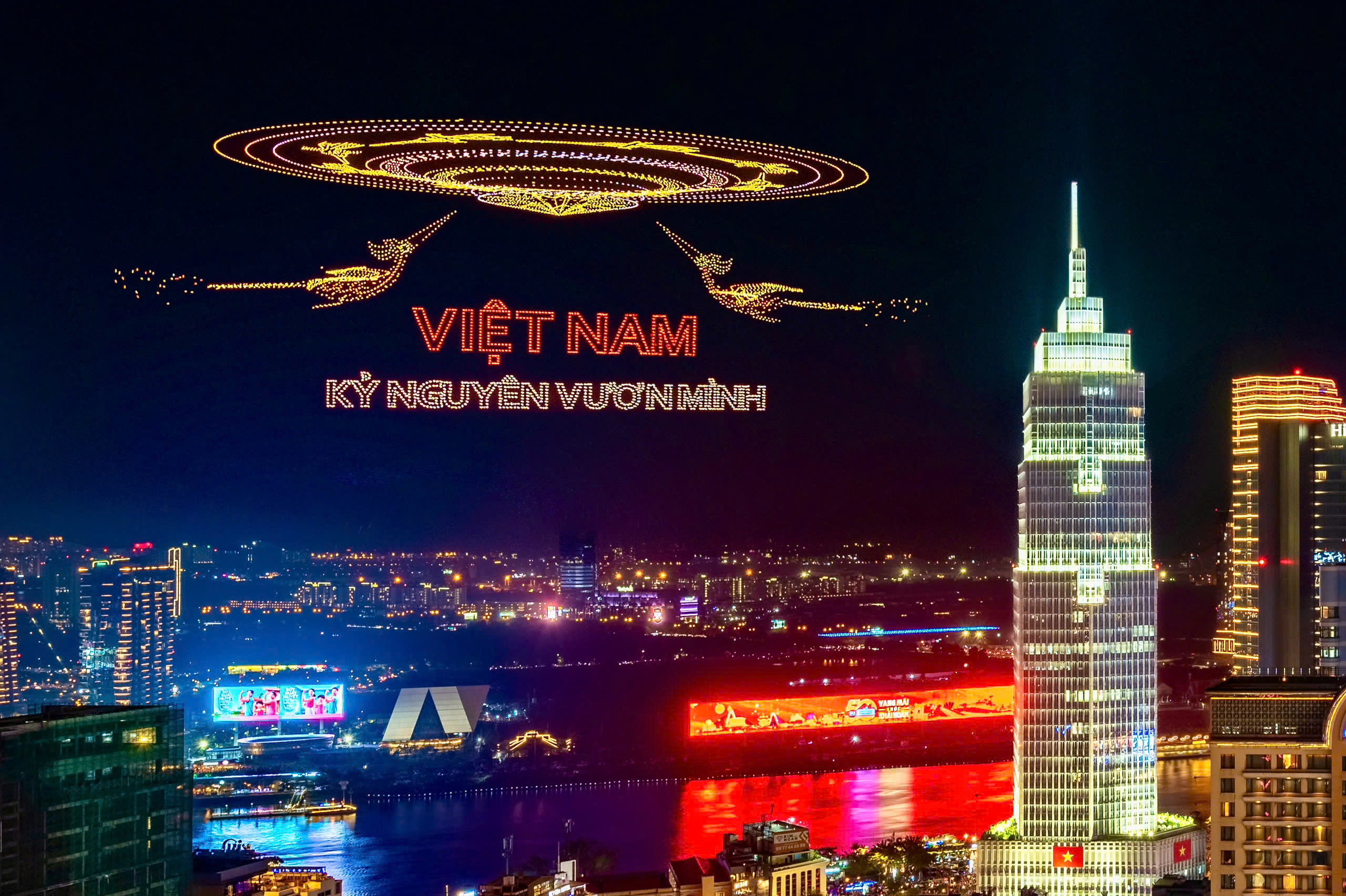 2560x1704 Vietnam sets world record with dazzling drone show featuring 500 drones