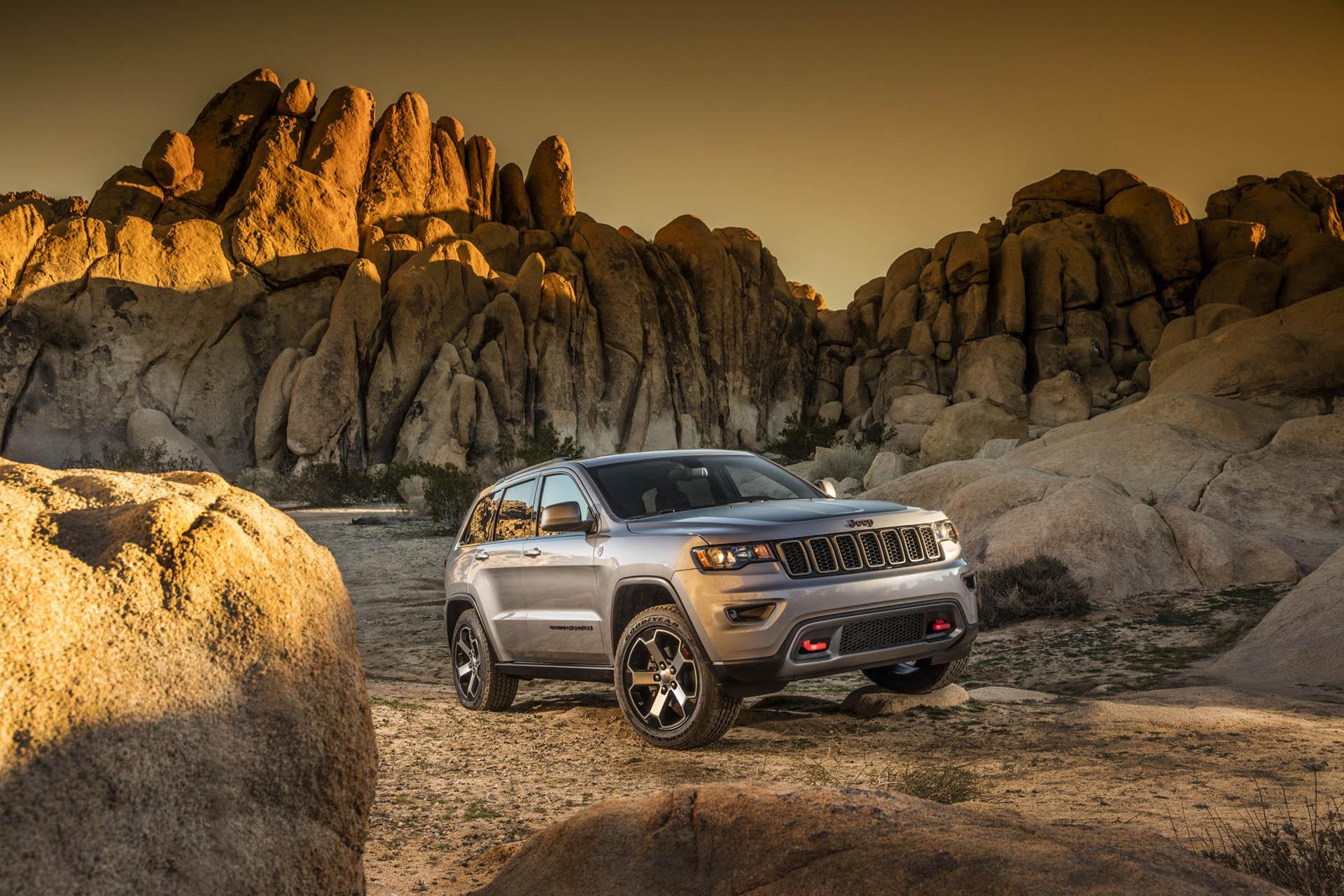 1920x1280 Jeep Grand Cherokee Trailhawk 5.7 Hemi Wallpaper