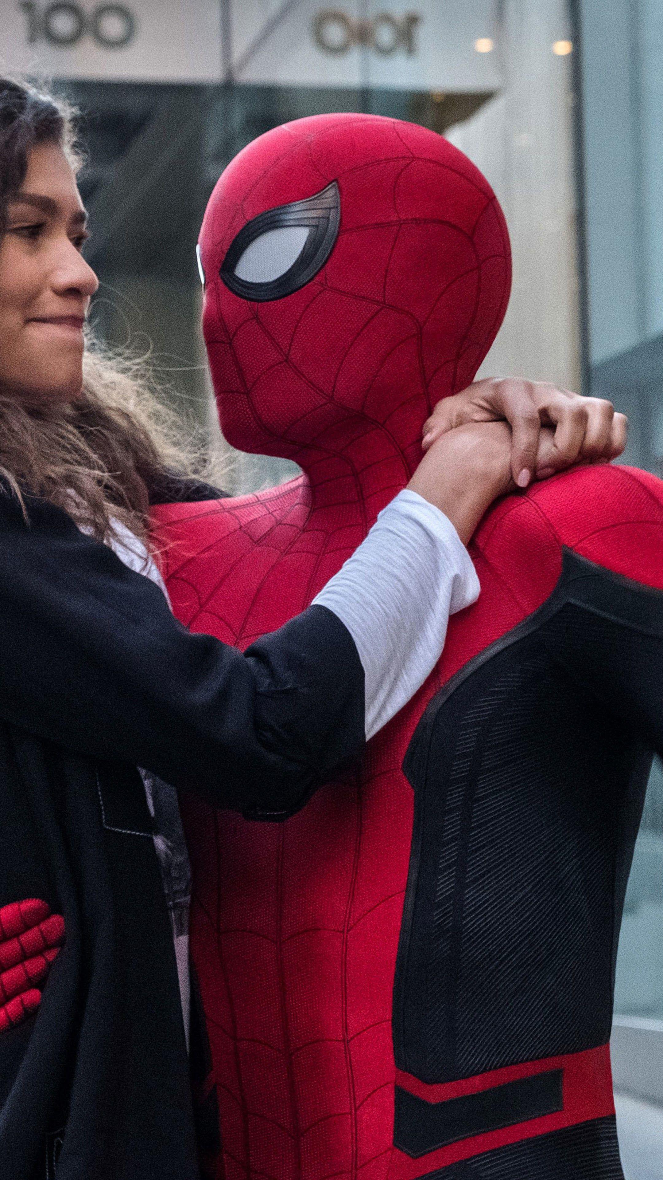 2160x3840 Spider Man: Far From MJ Zendaya 8K Wallpaper