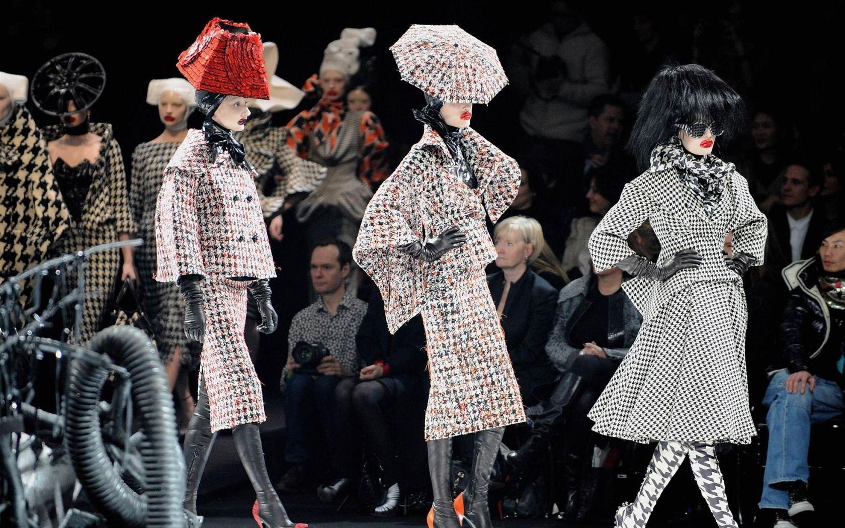 1680x1050 HD Alexander McQueen 4k Pics
