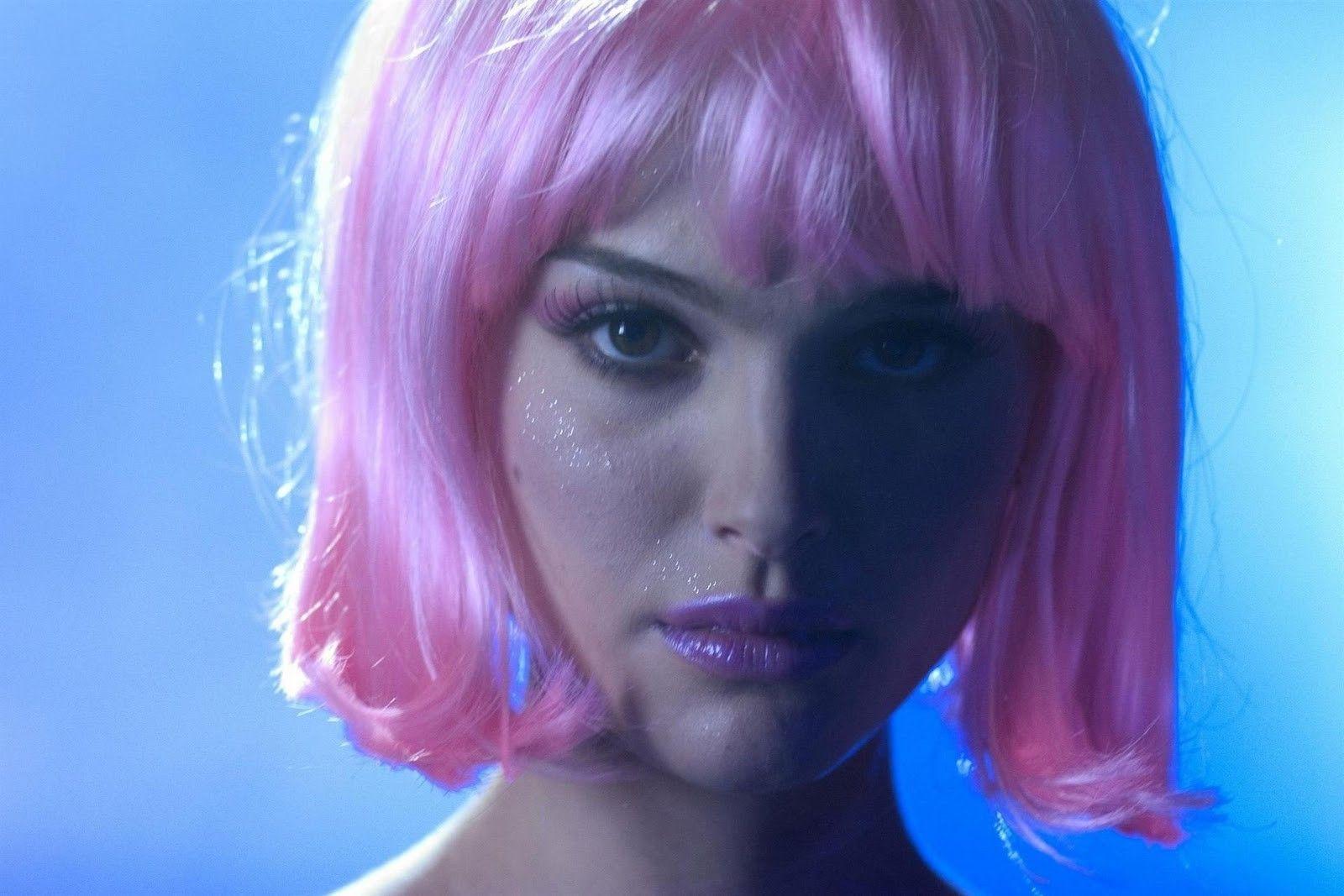 1600x1067 Natalie Portman, Closer, Pink Hair Wallpaper HD / Desktop