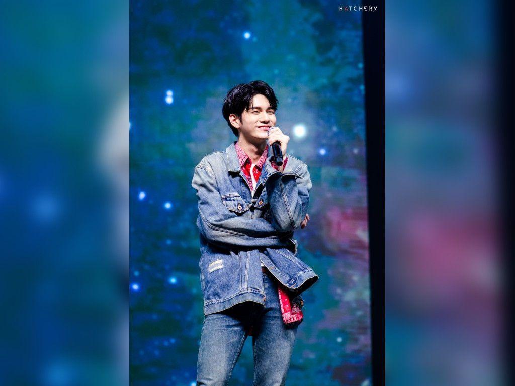 1024x768 Ong Seong Wu 'catches stars' for fans at first KL solo fan meet