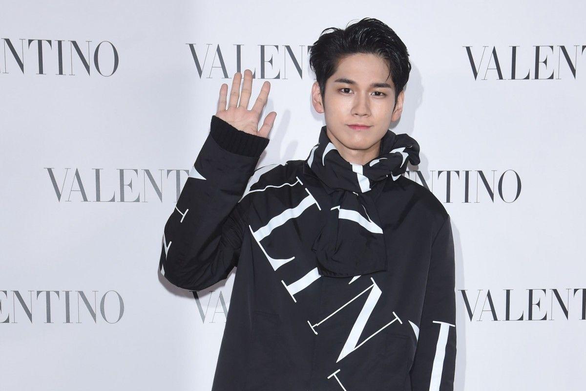 1200x800 Download Free Png K Pop Star Ong Seong Wu Jets In For Valentino's