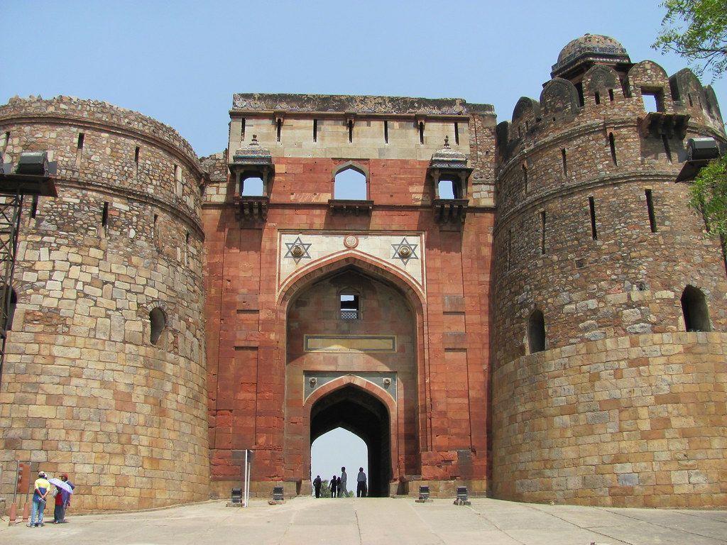 1024x768 Purana Quilla (Old Fort). West Gate, 'Bara Darwaza', presen