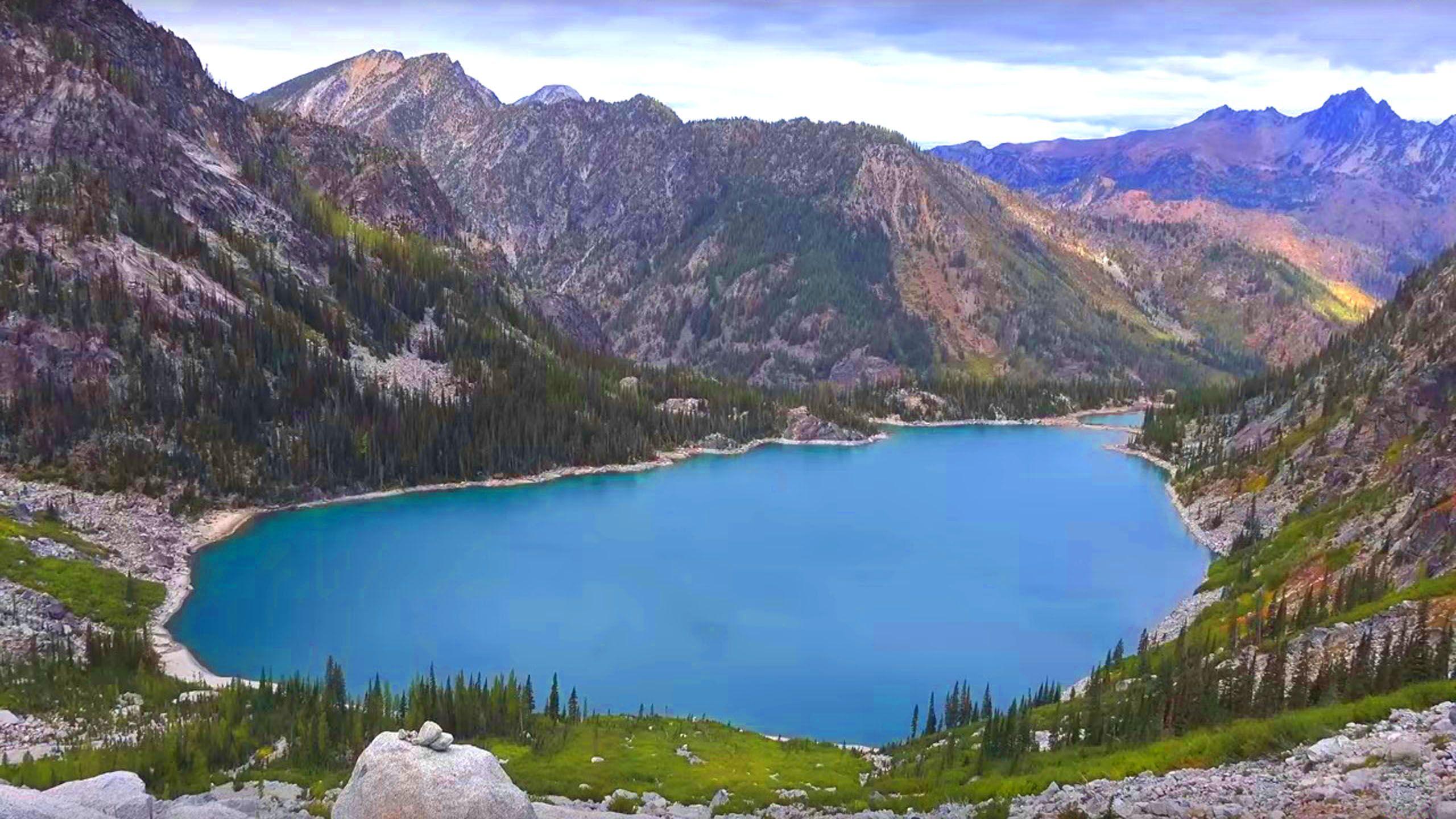 2560x1440 Enchantment Lakes Washington Desktop Wallpaper Background HD