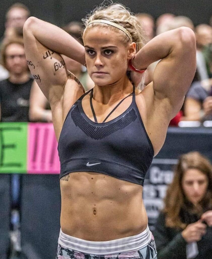 841x1024 STRONG IS BEAUTIFUL Amazing Photo of Sara Sigmundsdottir