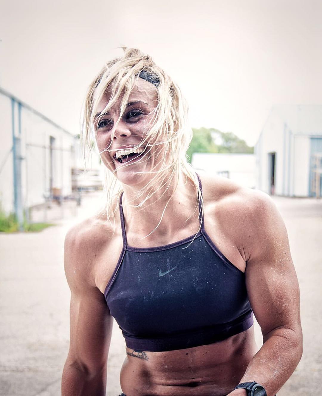 1080x1327 Sara Sigmundsdottir Wallpaper