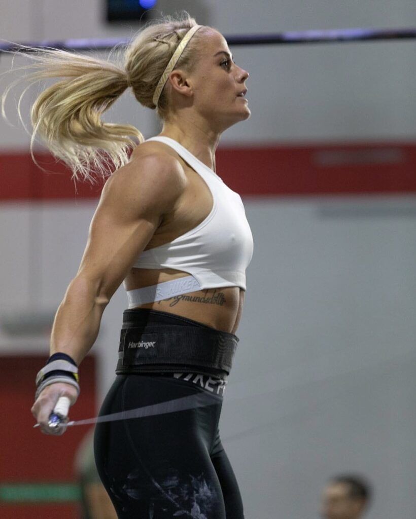 820x1024 STRONG IS BEAUTIFUL Amazing Photo of Sara Sigmundsdottir