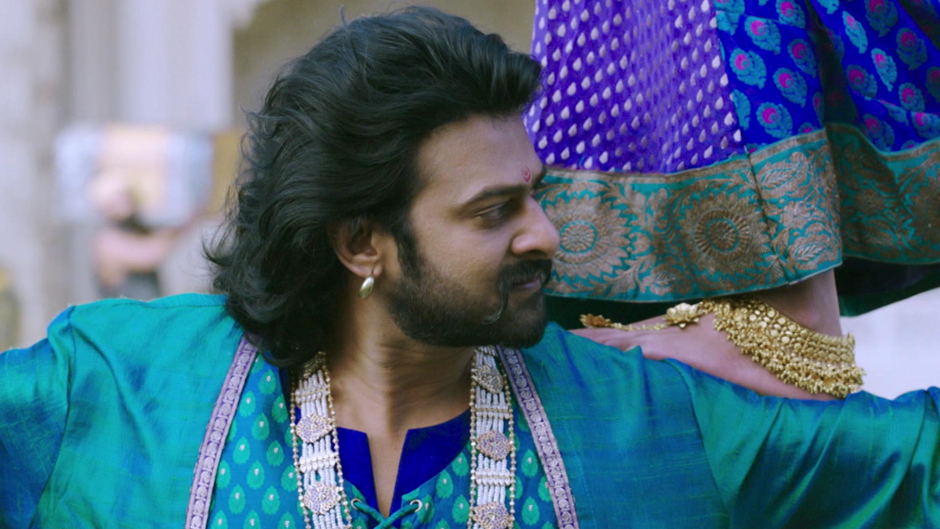 1920x1080 Baahubali's Unwavering Love for Devasena