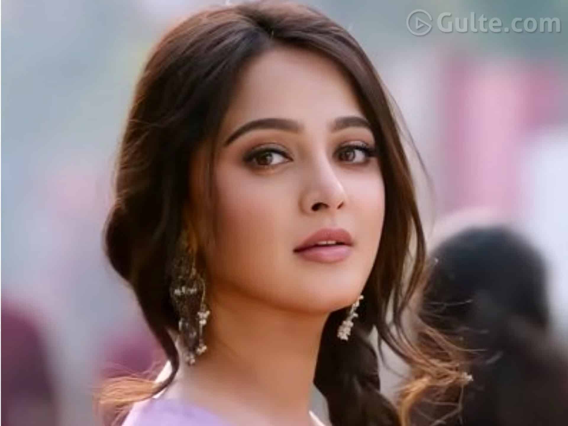 1920x1440 Yekkadunnaav Devasena? Worries Anushka's Fans