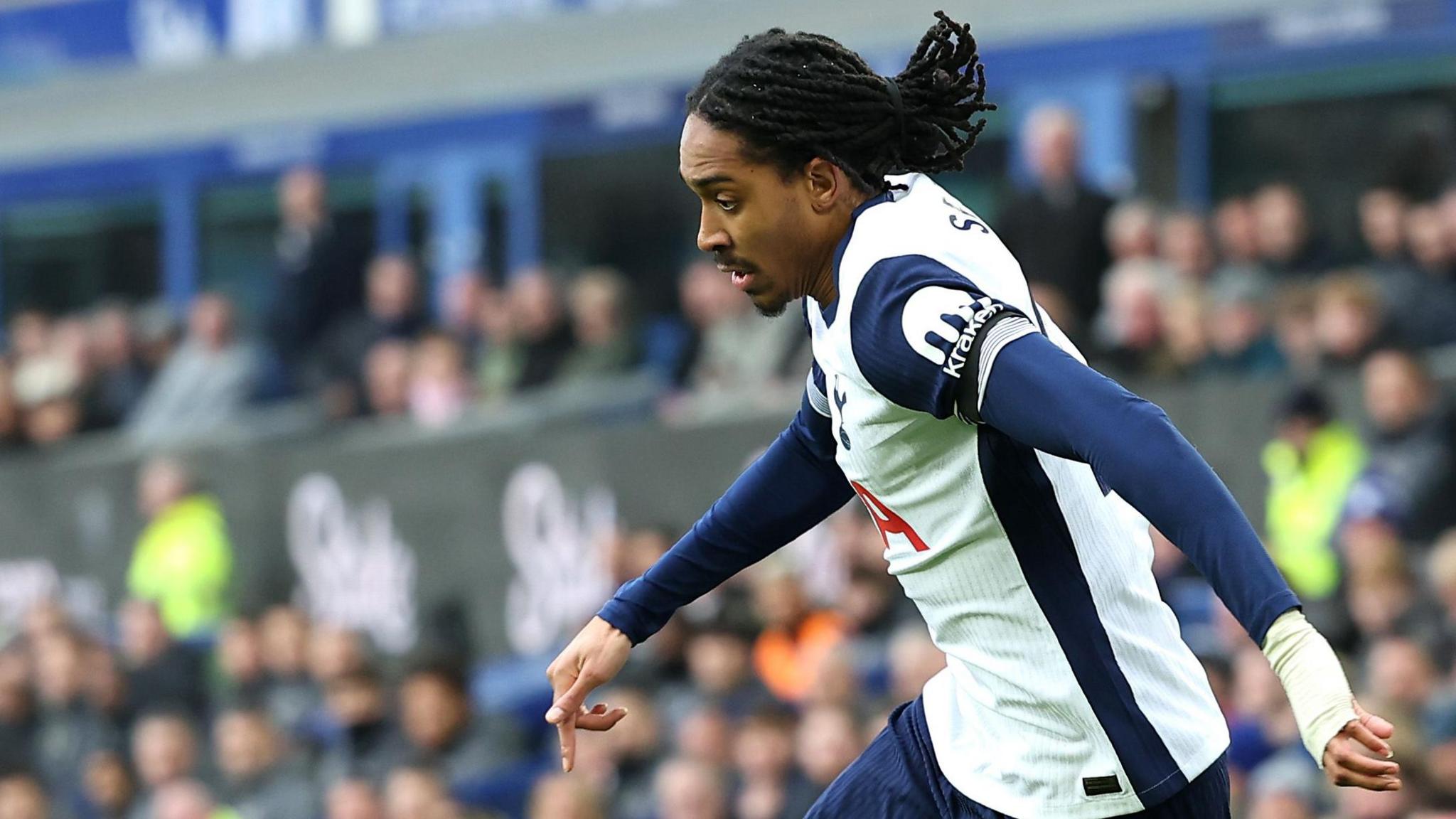 2048x1152 Liverpool vs Tottenham: In praise of. Djed Spence