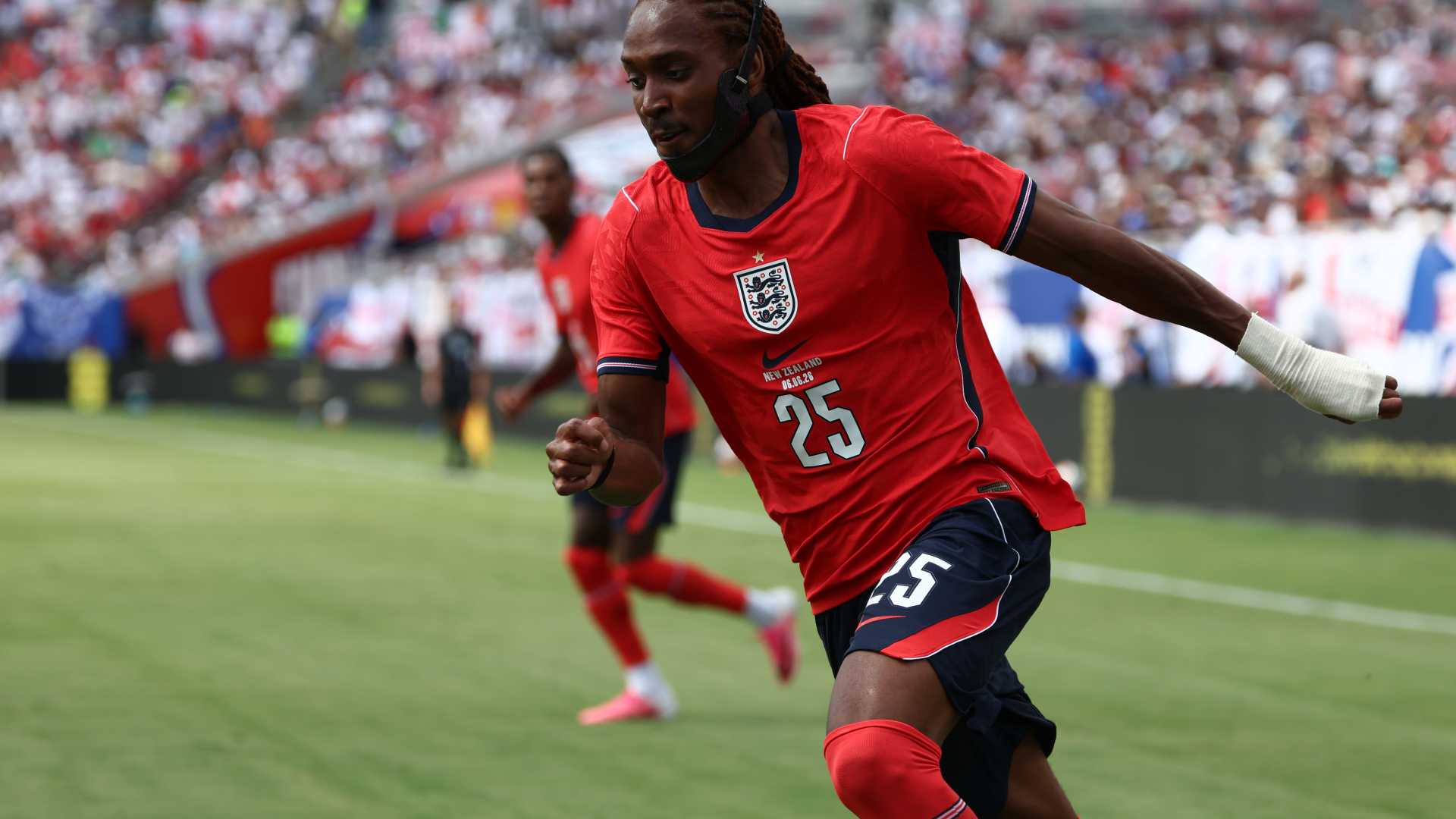 1920x1080 Why Djed Spence is wearing a mask at World Cup as England star forced to have protective gear