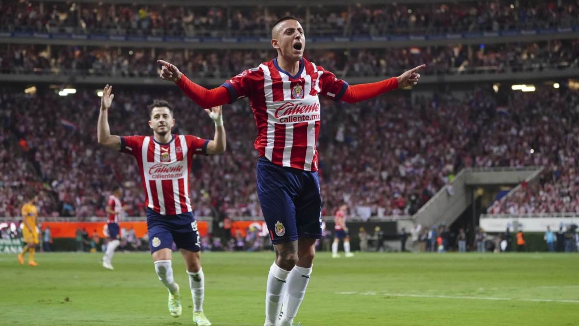 1920x1080 VIDEO. Piojo Alvarado se redime con golazo para darle la ventaja a Chivas ante Santos. El Futbolero Mexico