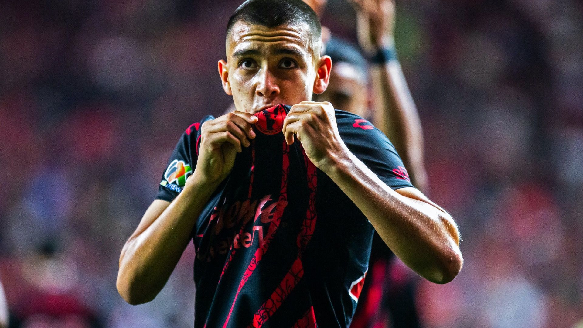 1920x1080 PSG Joins Barcelona, Spurs in Surprising Race for Mexican Wonderkid