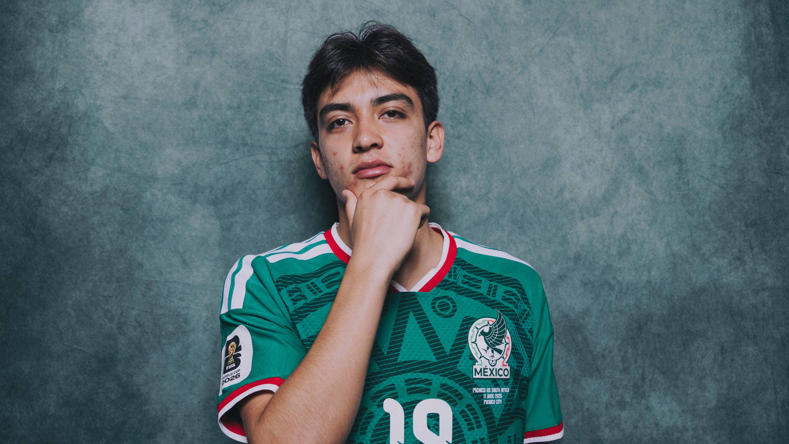 2560x1440 Inside Gilberto Mora's Family Life- Girlfriend, Parents, Siblings, Ethnicity