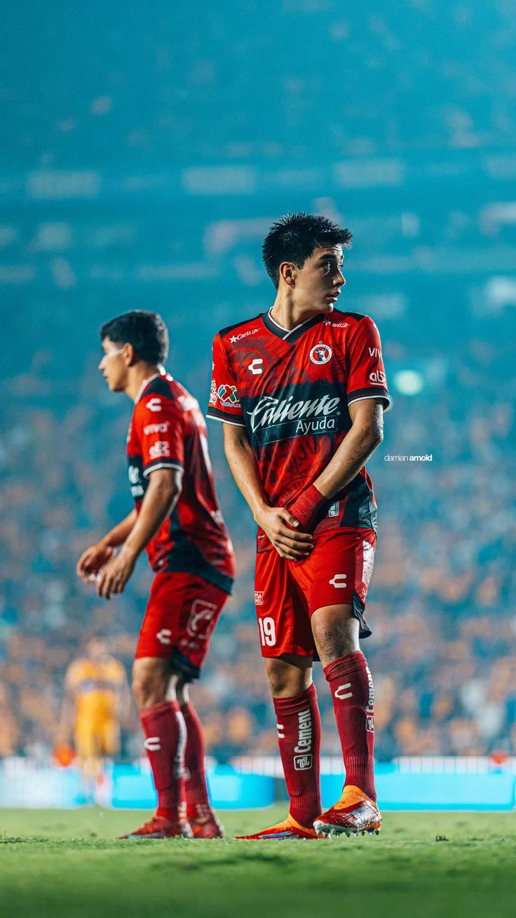 736x1308 Gilberto Mora de Tijuana Wallpaper