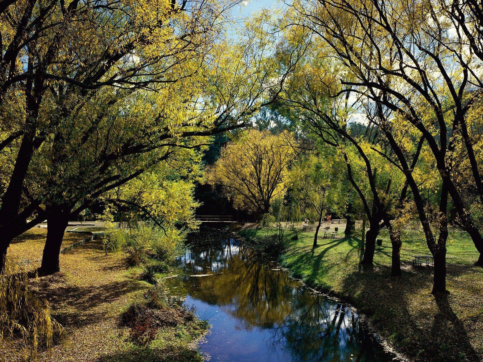 1600x1200 The Australian landscape with a river Desktop wallpaper 1600x1200