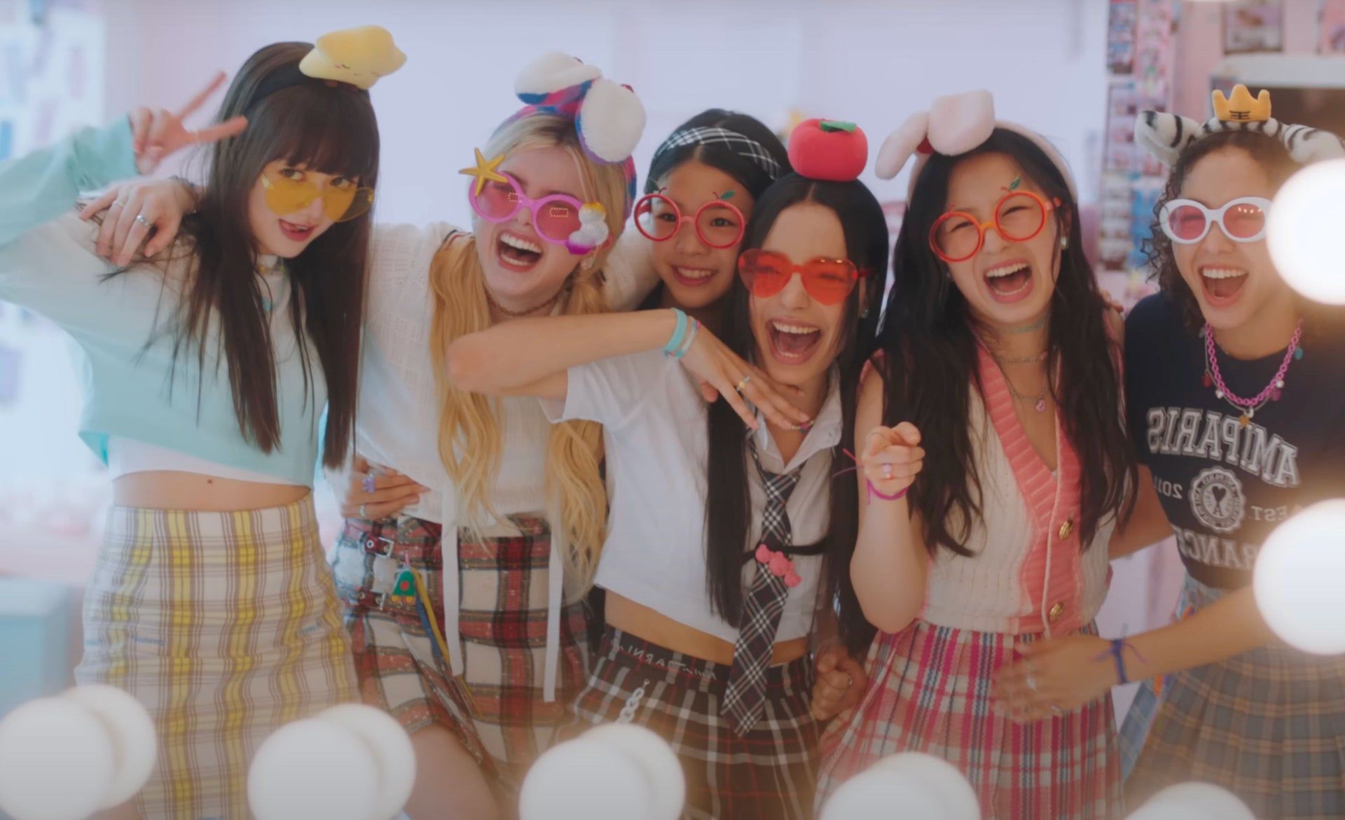 1920x1171 The members of JYP's global girl group VCHA have been announced!