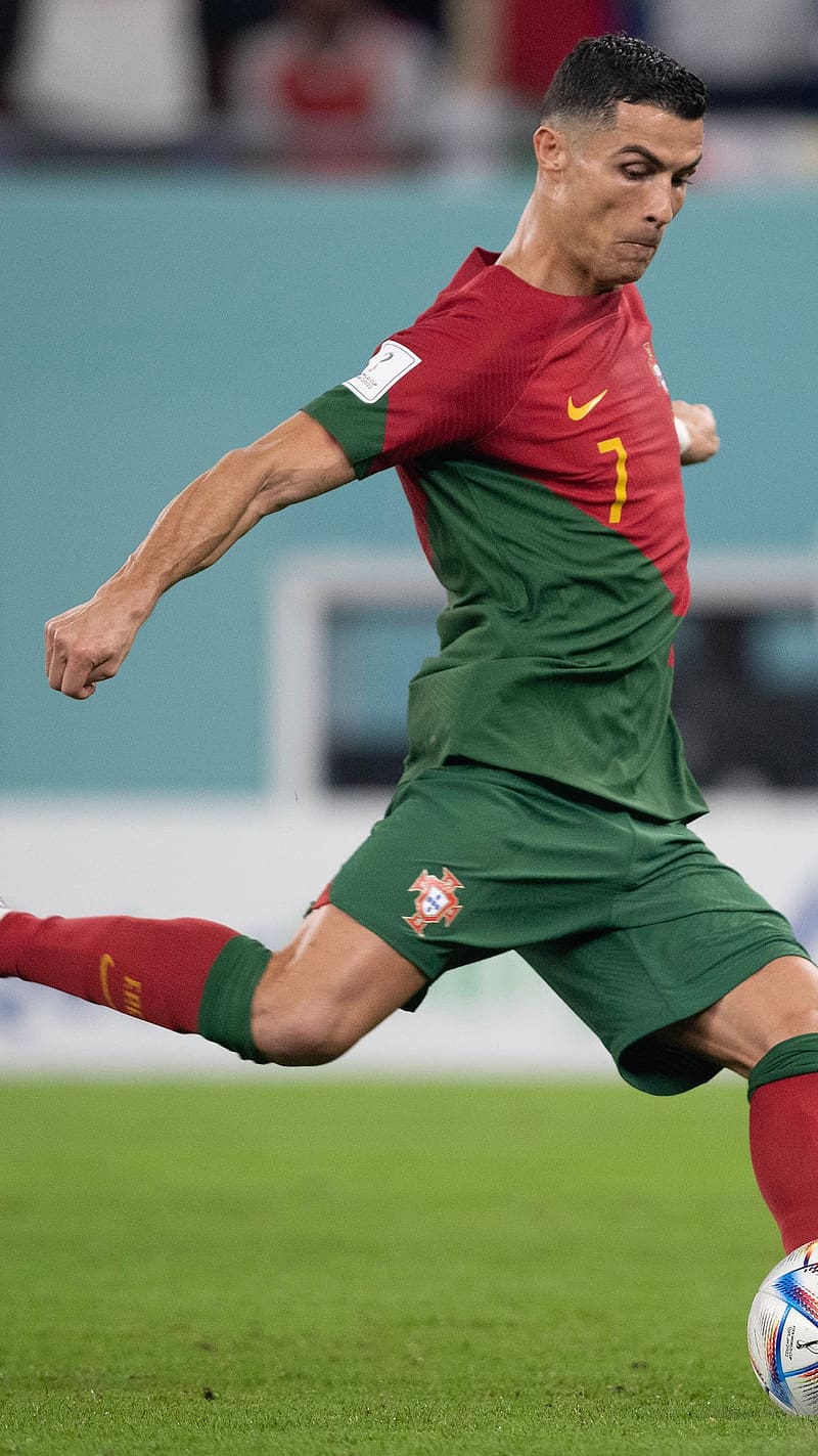 800x1423 HD ronaldo kick wallpaper
