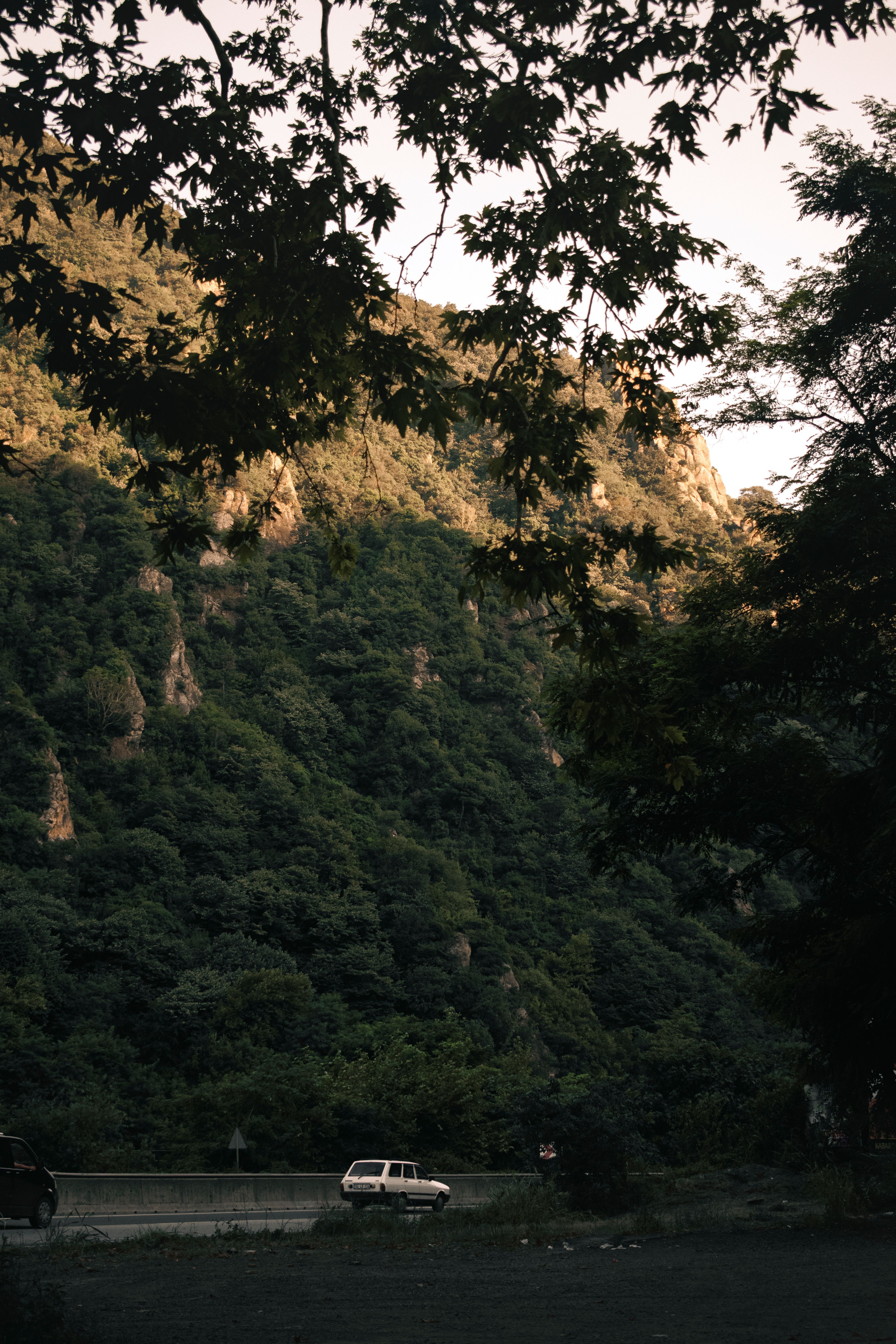 4000x6000 Cars on Mountain Road · Free
