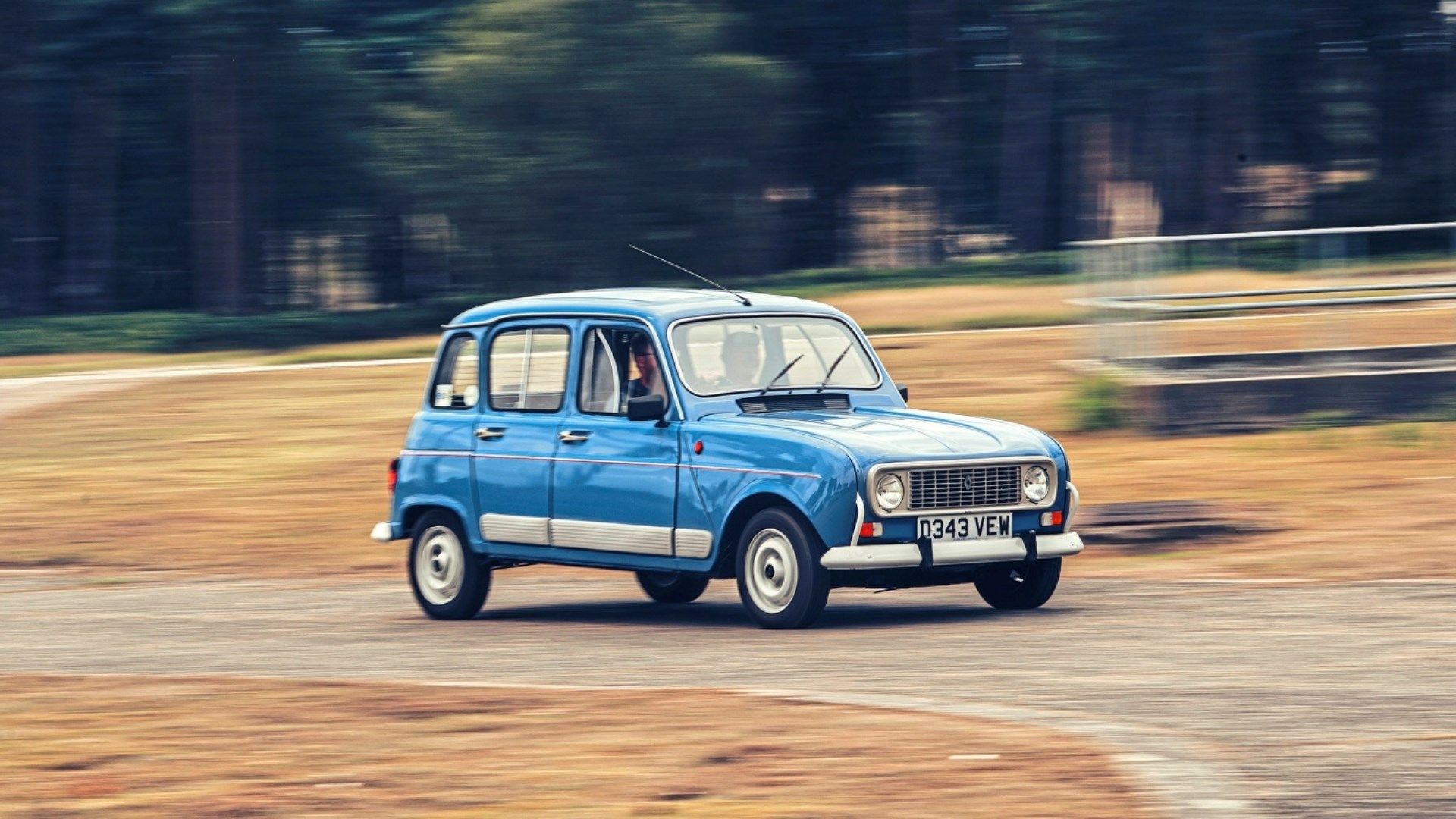 1920x1080 Vive La Évolution: Renault's New 4 E Tech Meets Brand's Small Car Icons