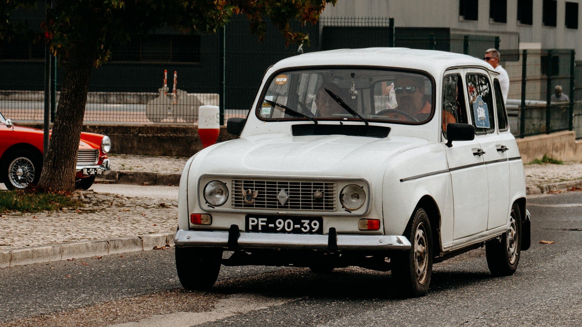 1920x1080 The History of the Renault 4L