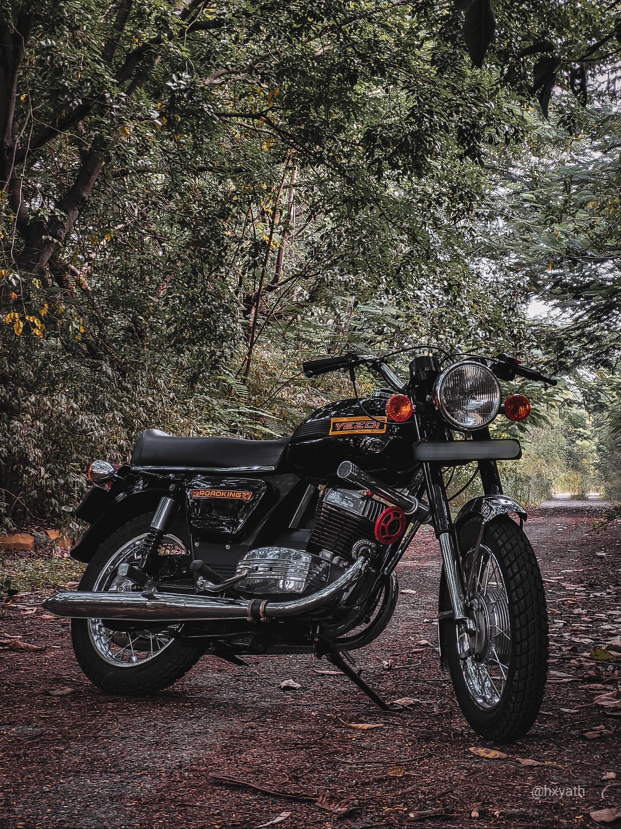 2024x2700 My dad's restored Yezdi RK