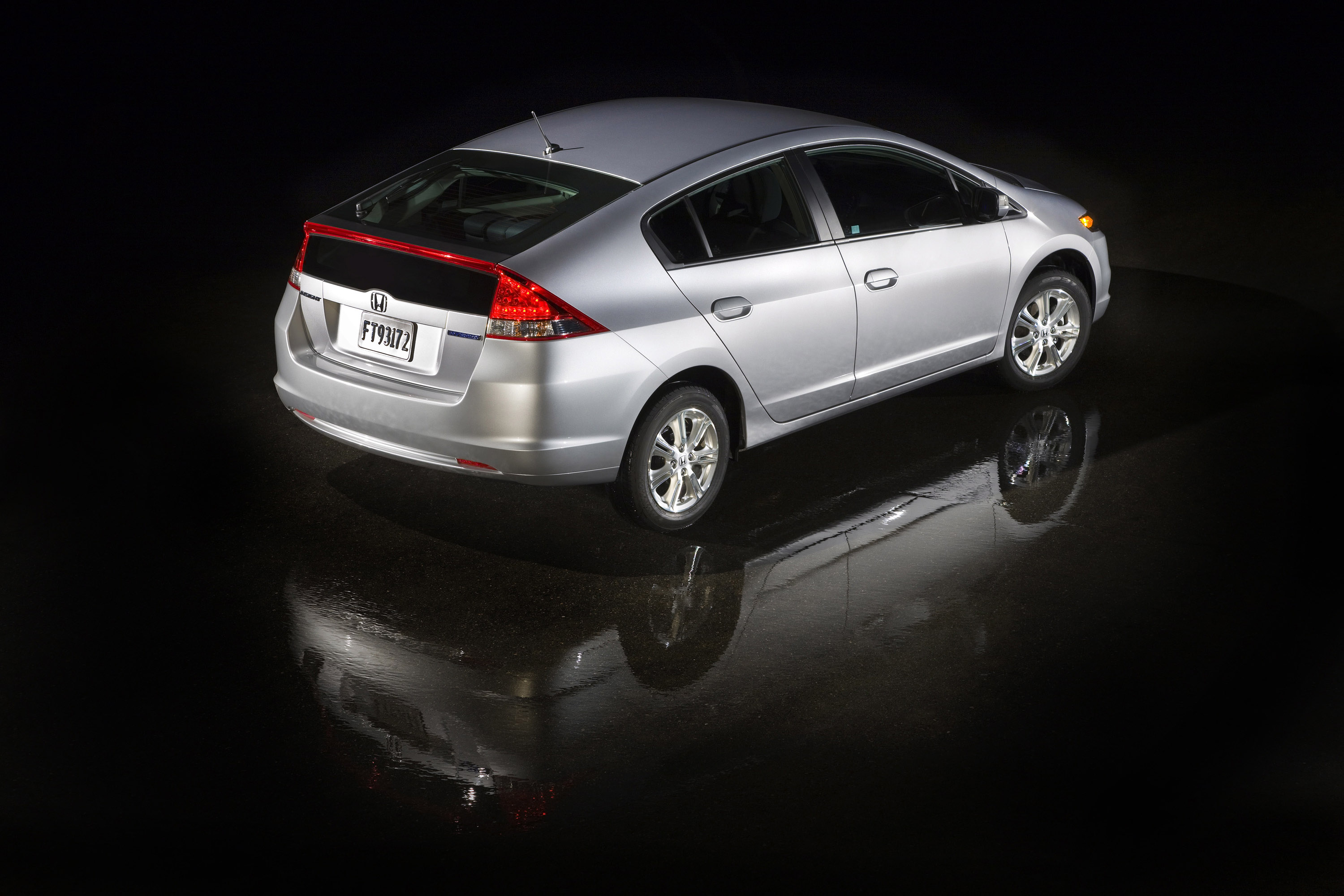 3000x2001 Honda Insight EX (2010) 4 of 19